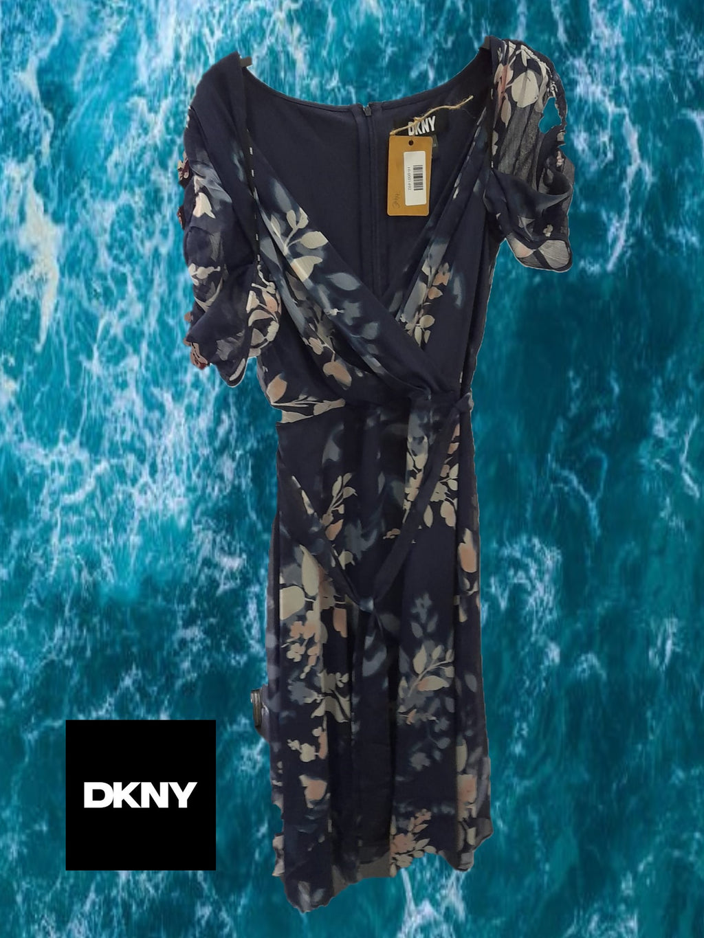 VESTIDO GASA AZUL MARINO CON ESTAMPADO FLORAL MANGA CORTA DKNY  ( TARA ROTURA EN HOMBRO IZQUIERDO )