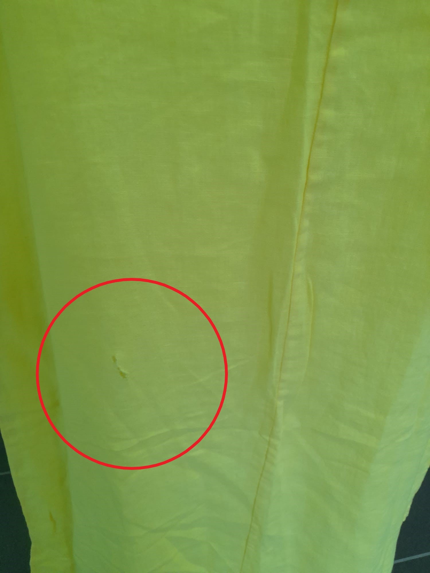 VESTIDO LARGO DE LINO AMARILLO SIN MANGAS DKNY ( TARA ROTO ZONA DELANTERA )