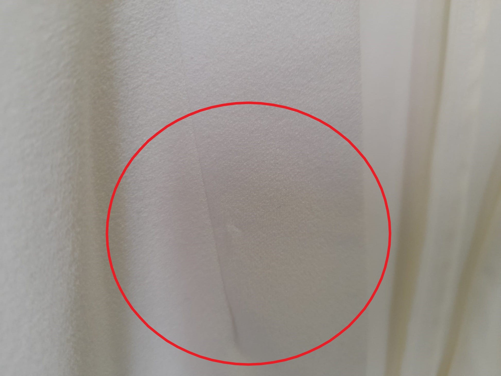 AMERICANA BLANCA MUJER LARGA CON MANGA FRUNCIDA DKNY ( TARA ENGANCHADO ZONA SUPERIOR DERECHA )