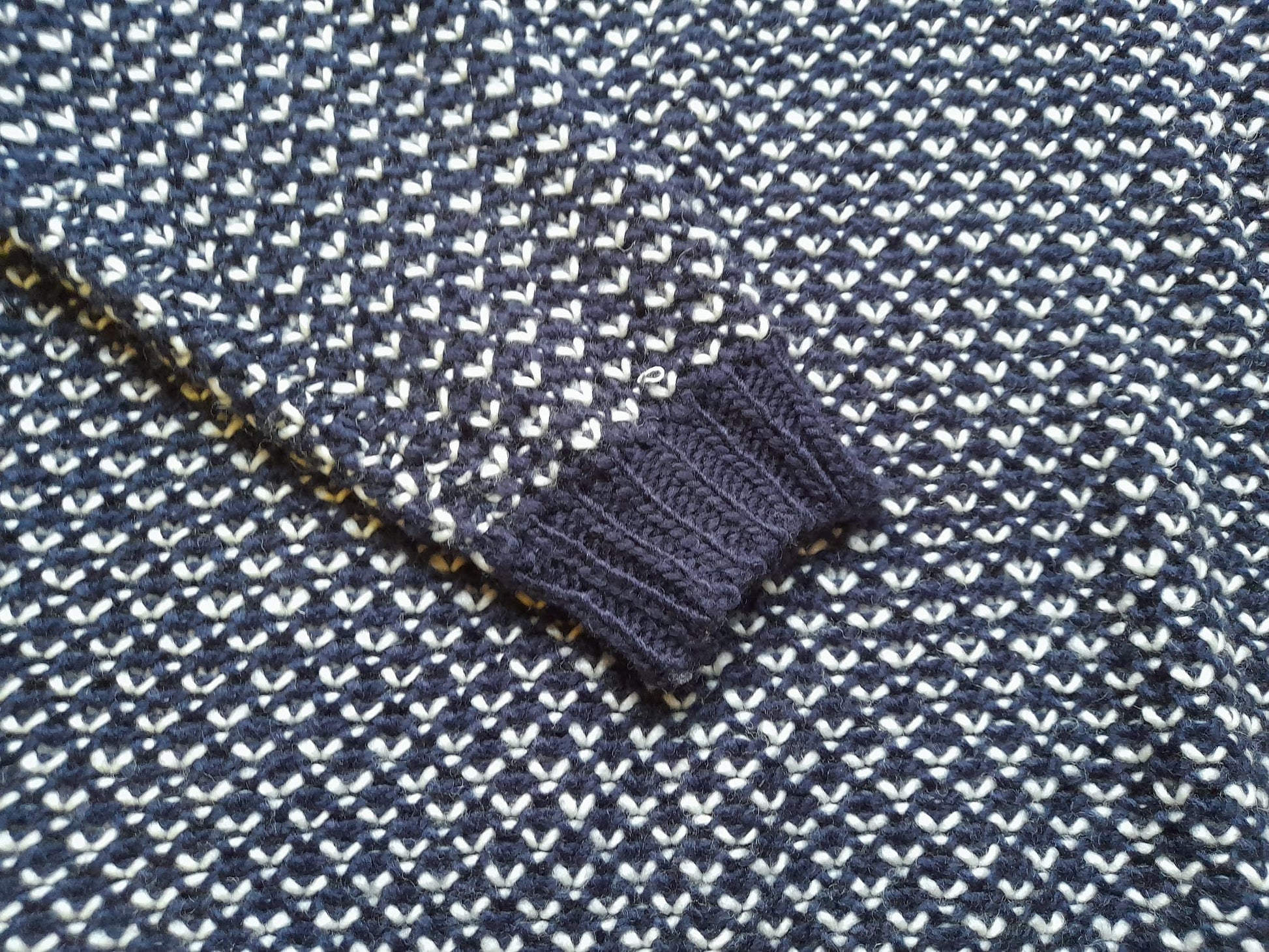 JERSEY AZUL MARINO Y BLANCO DE PUNTO
