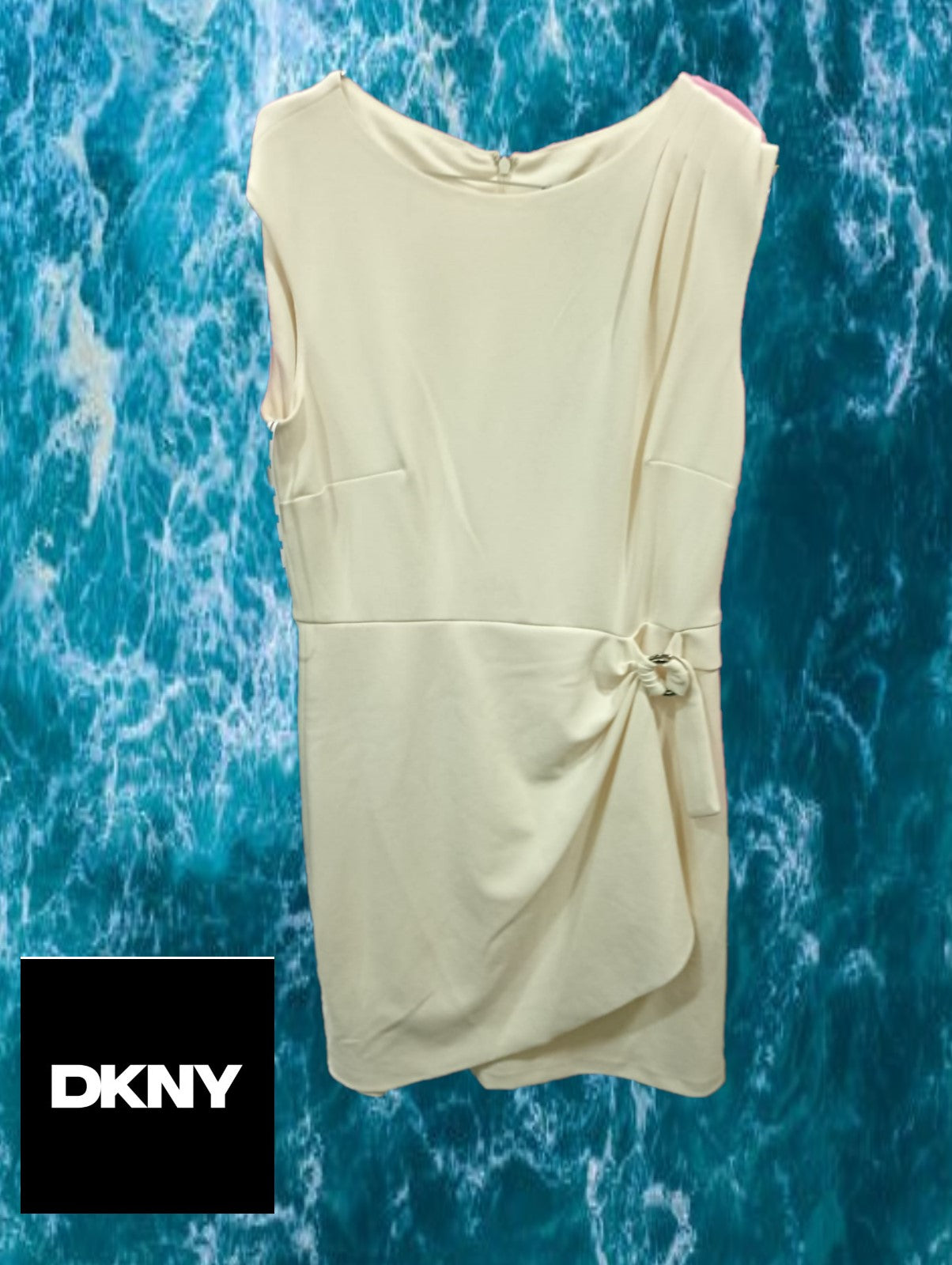 VESTIDO MIDI BLANCO ROTO SIN MANGAS Y CON DETALLE METÁLICO EN CINTURA DKNY