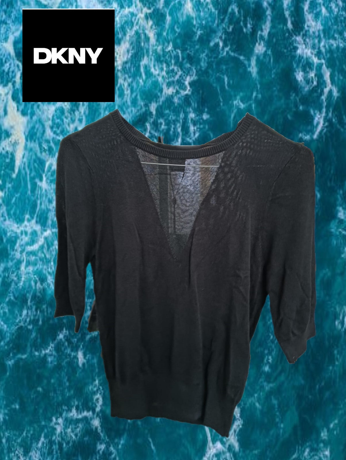 JERSEY NEGRO MANGA CORTA DKNY