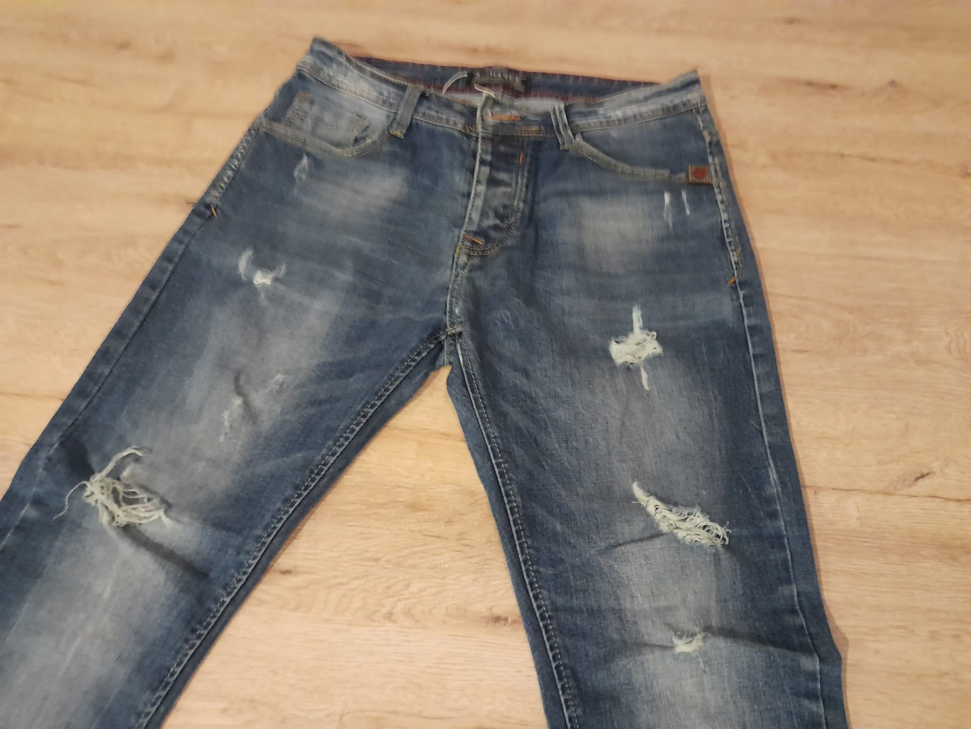 PANTALÓN VAQUERO CABALLERO CON ROTOS