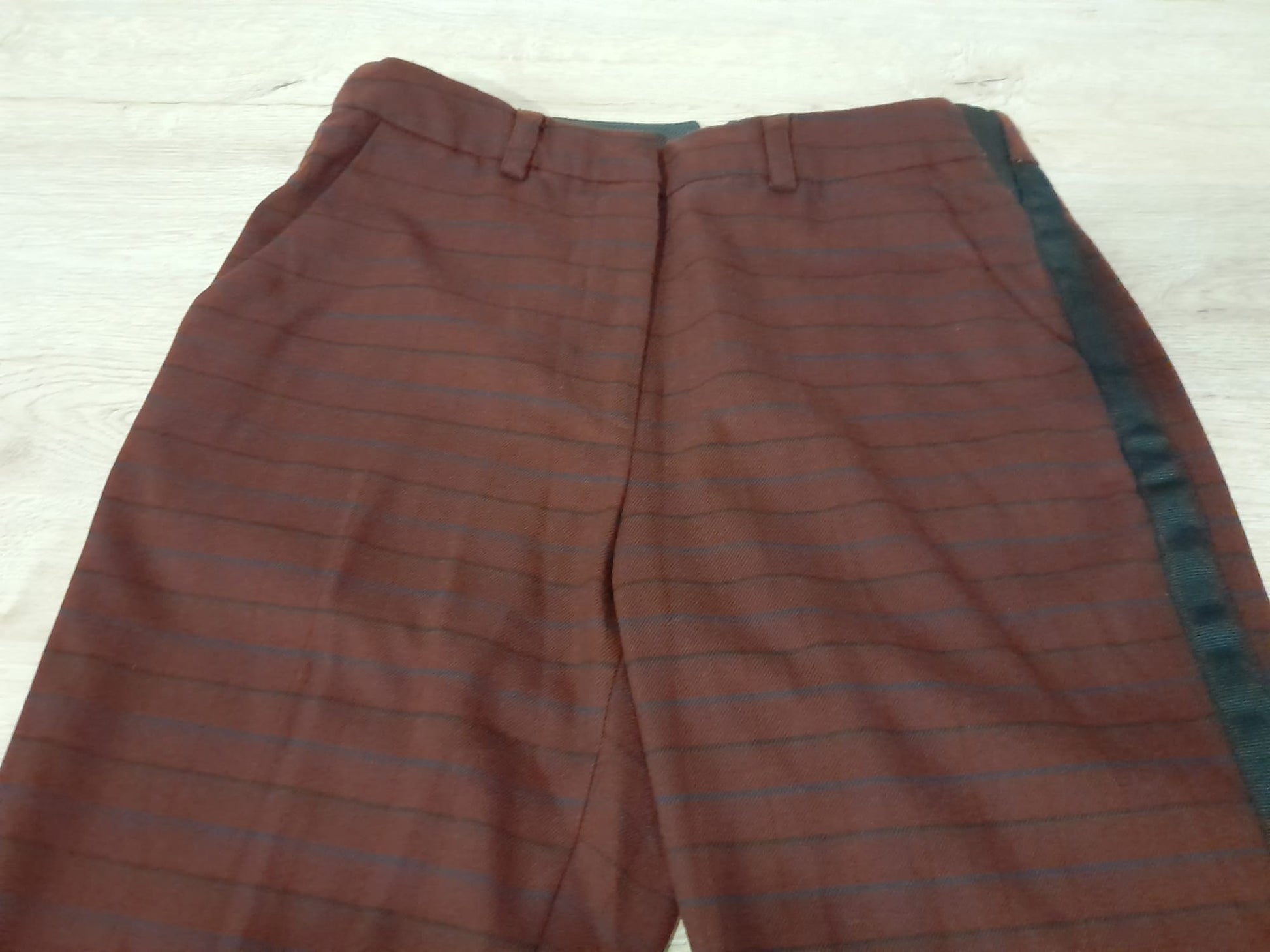 PANTALÓN DE VESTIR GRANATE CON CUADROS SEÑORA