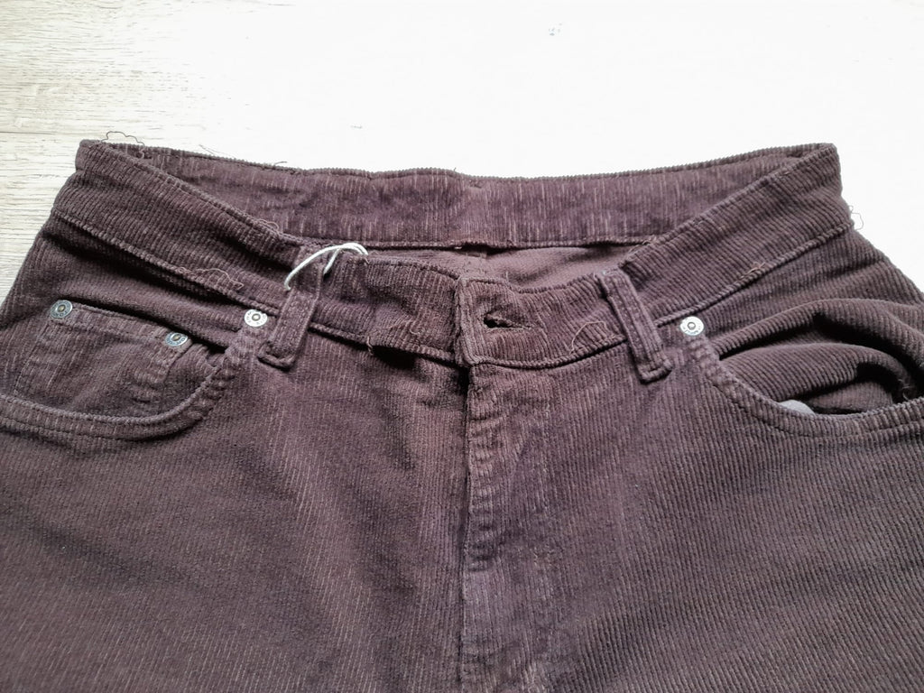 PANTALÓN MARRÓN DE PANA SEÑORA ( ROTURA DE HEBILLA TRASERA CINTURÓN )