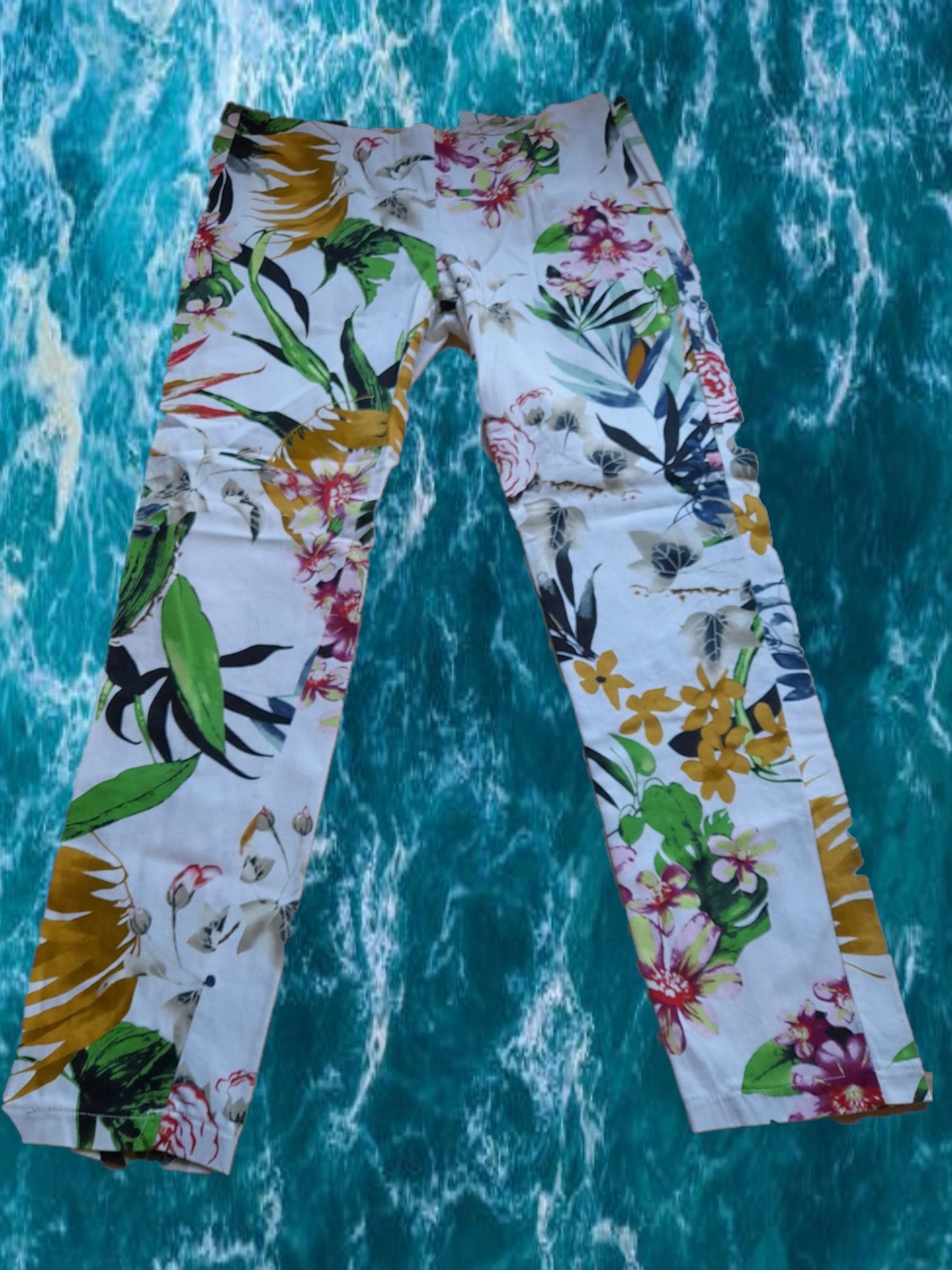 PANTALÓN BLANCO DE VESTIR CON ESTAMPADO FLORAL SEÑORA