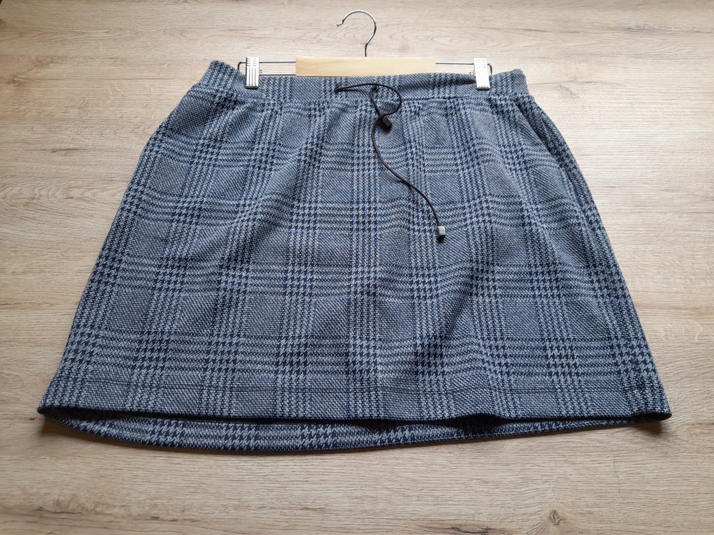 FALDA CORTA AZUL CON CUADROS
