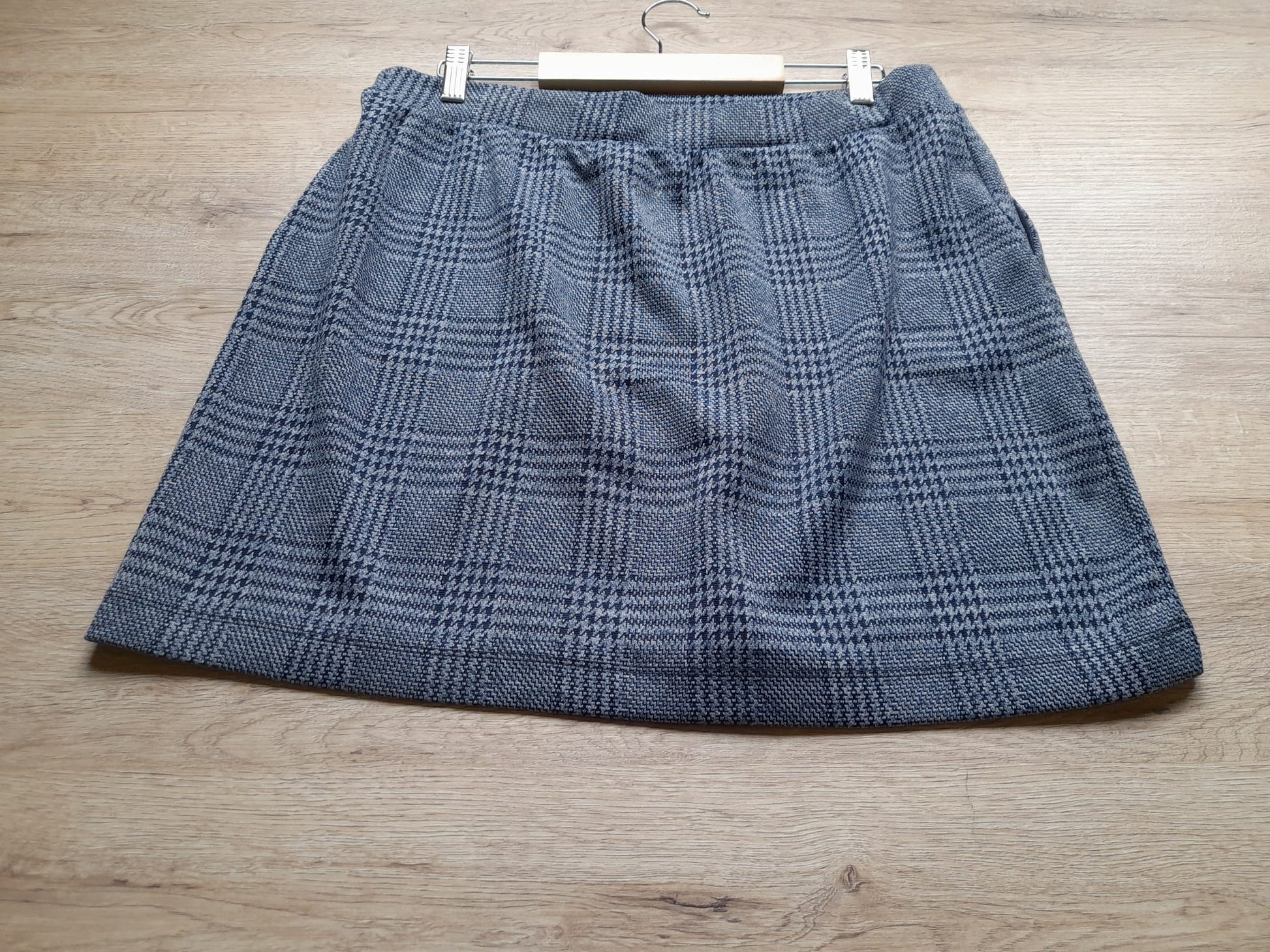 FALDA CORTA AZUL CON CUADROS