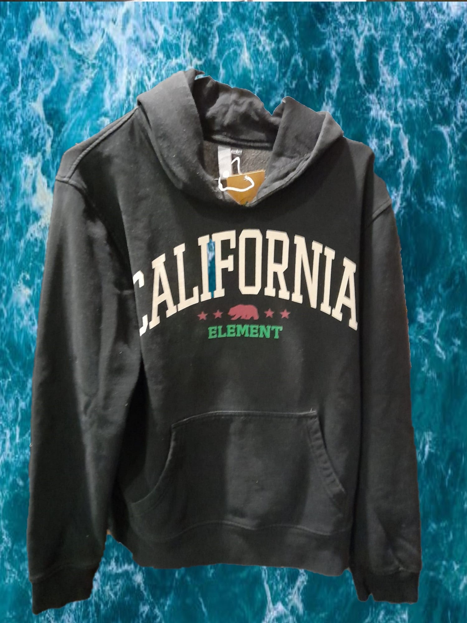 SUDADERA NEGRA CON CAPUCHA Y LOGO