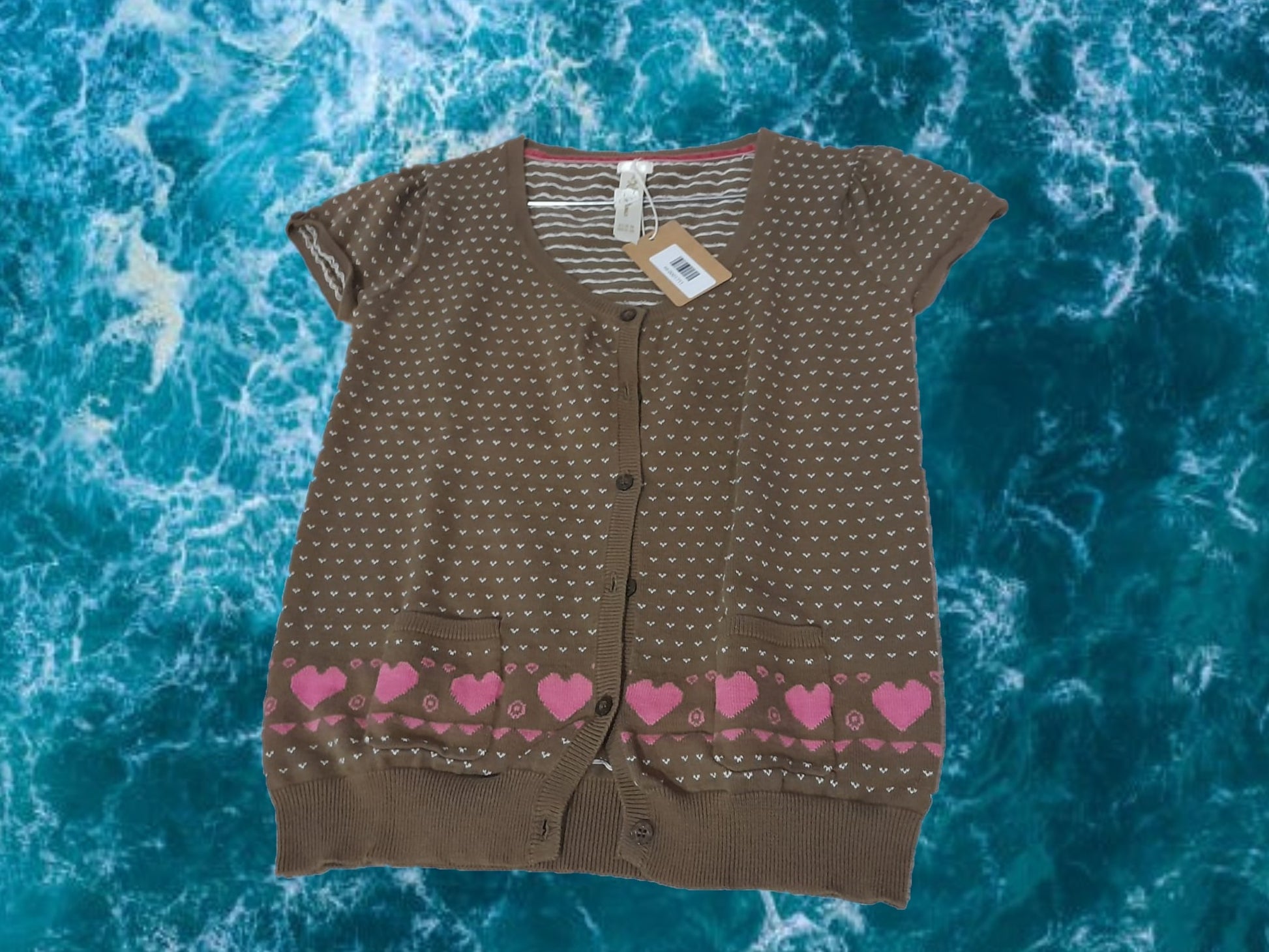 REBECA MARRÓN MANGA CORTA CON ESTAMPADO CORAZONES