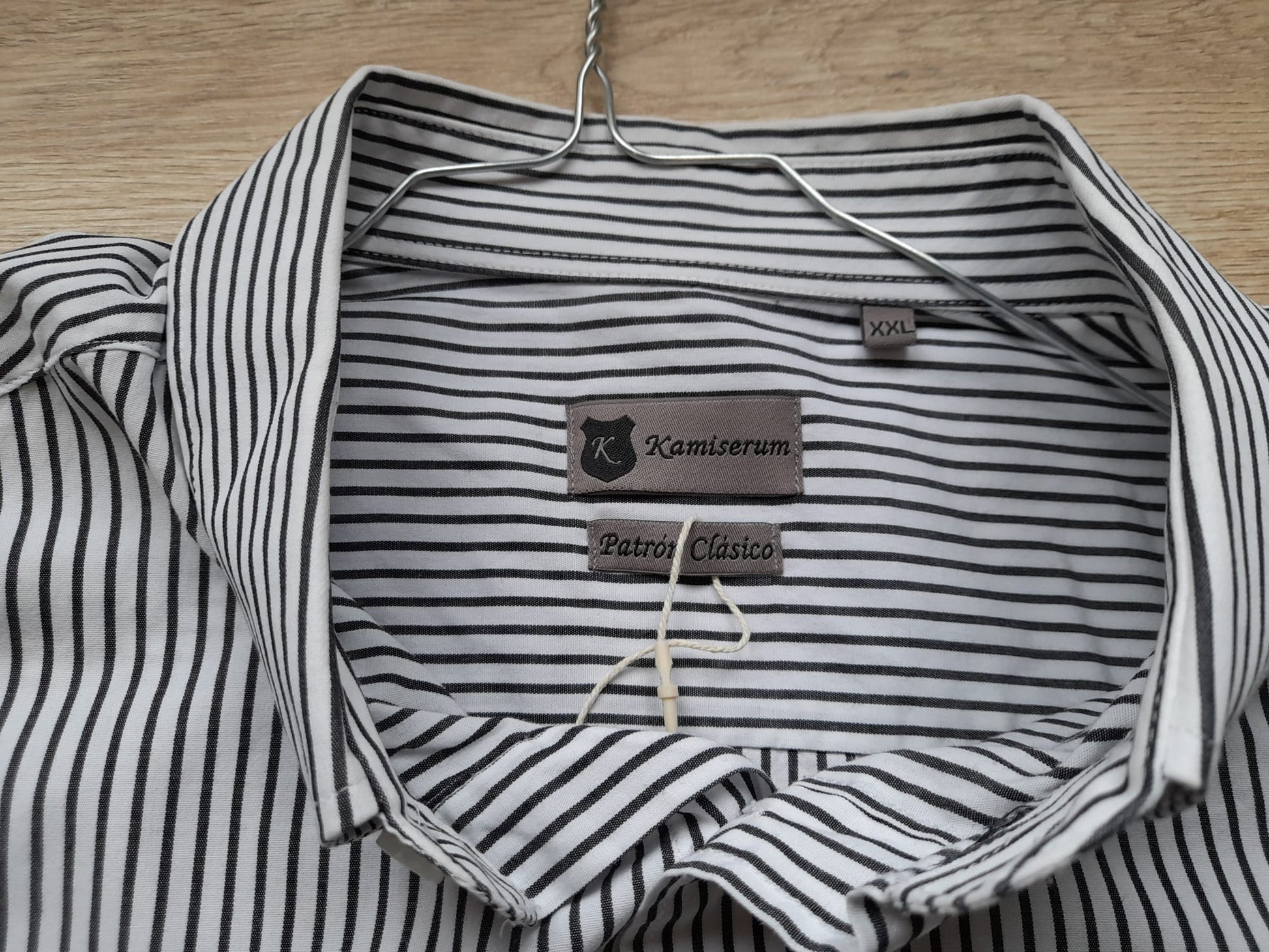 CAMISA CABALLERO M/L BLANCA CON RAYAS AZULES