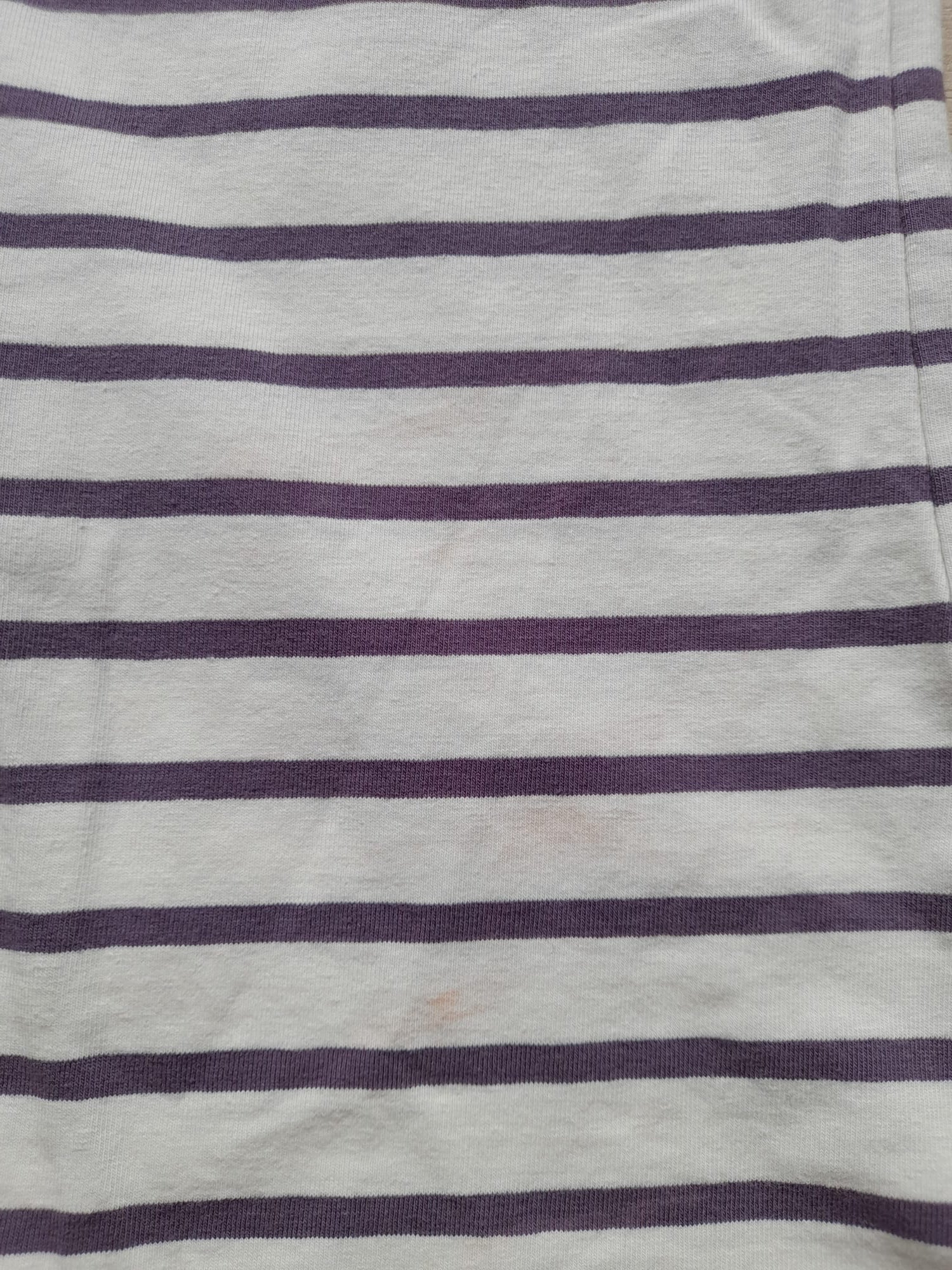 CAMISETA MANGA CORTA BLANCA CON RAYAS MORADAS