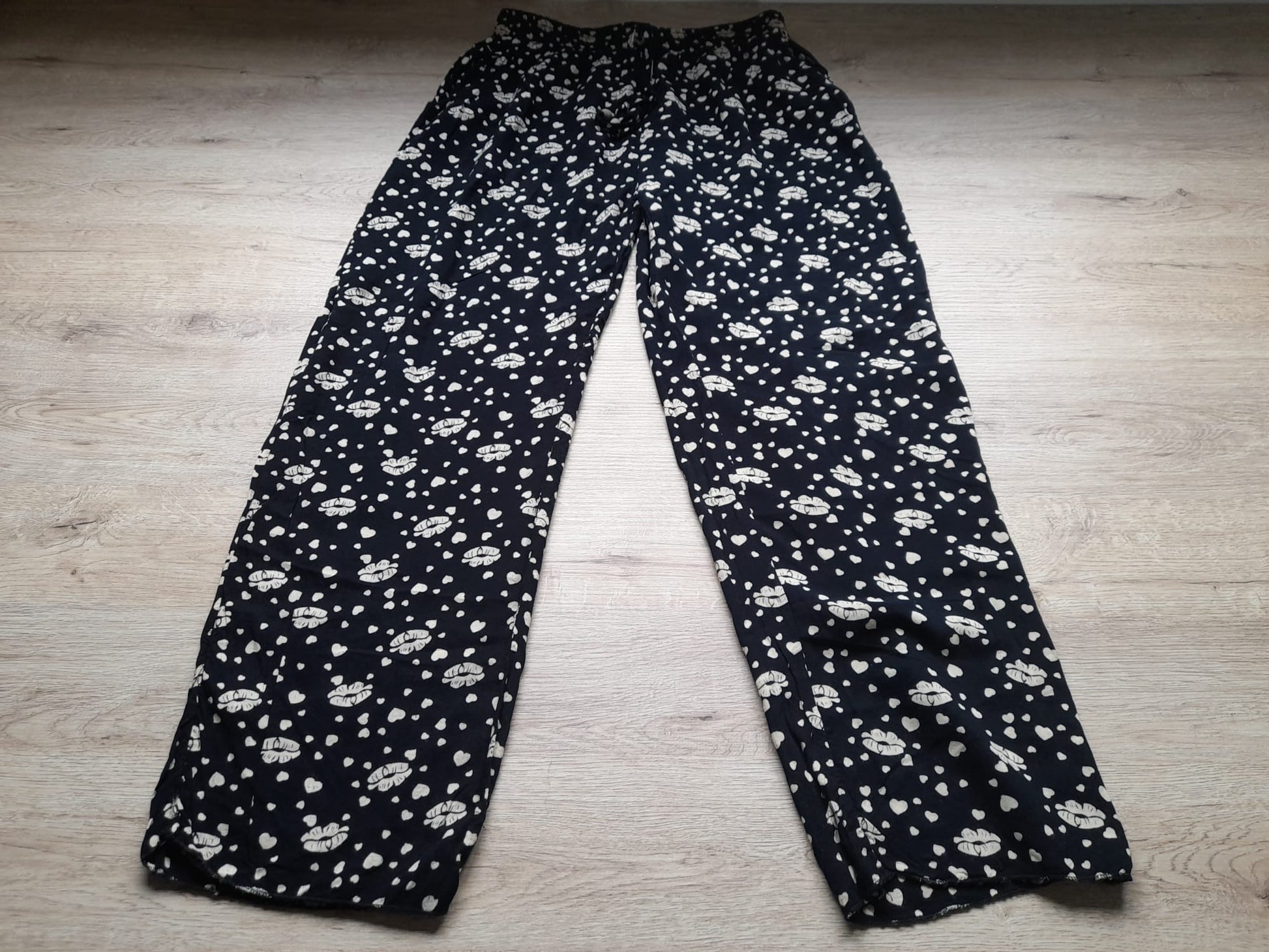 PANTALON AZUL MARINO VERANO CON ESTAMPADO