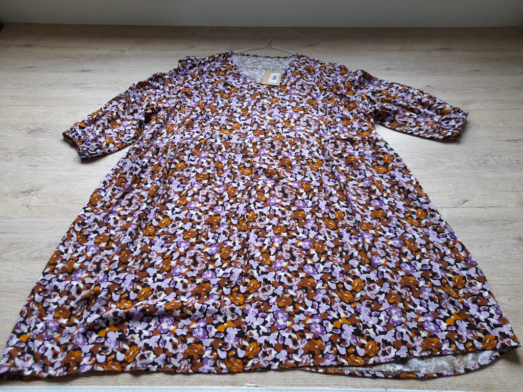 VESTIDO CON MANGA FRANCESA Y ESTAMPADO FLORAL