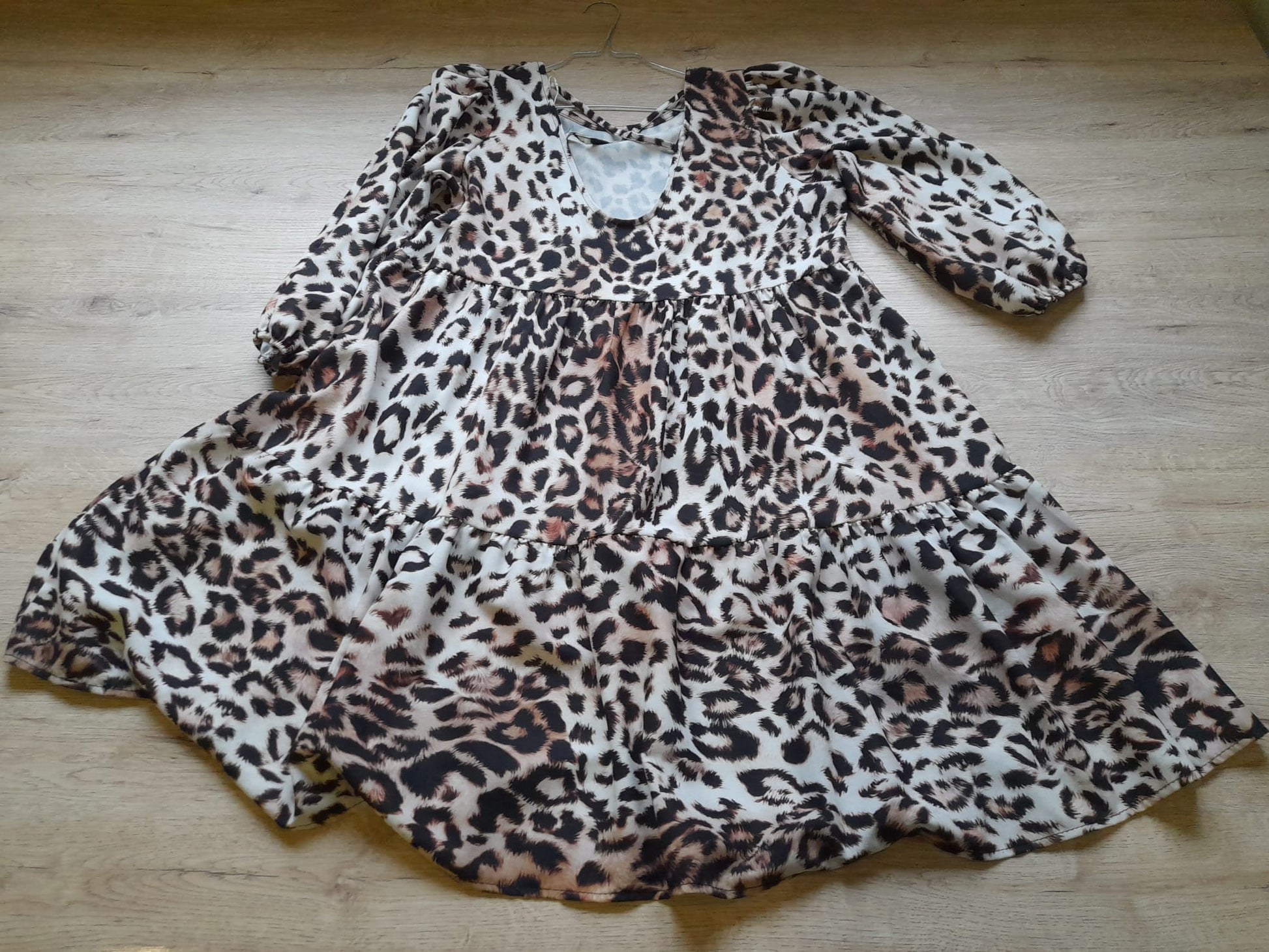 VESTIDO MIDI CON VUELO Y MANGA FRANCESA ESTAMPADO PRINT
