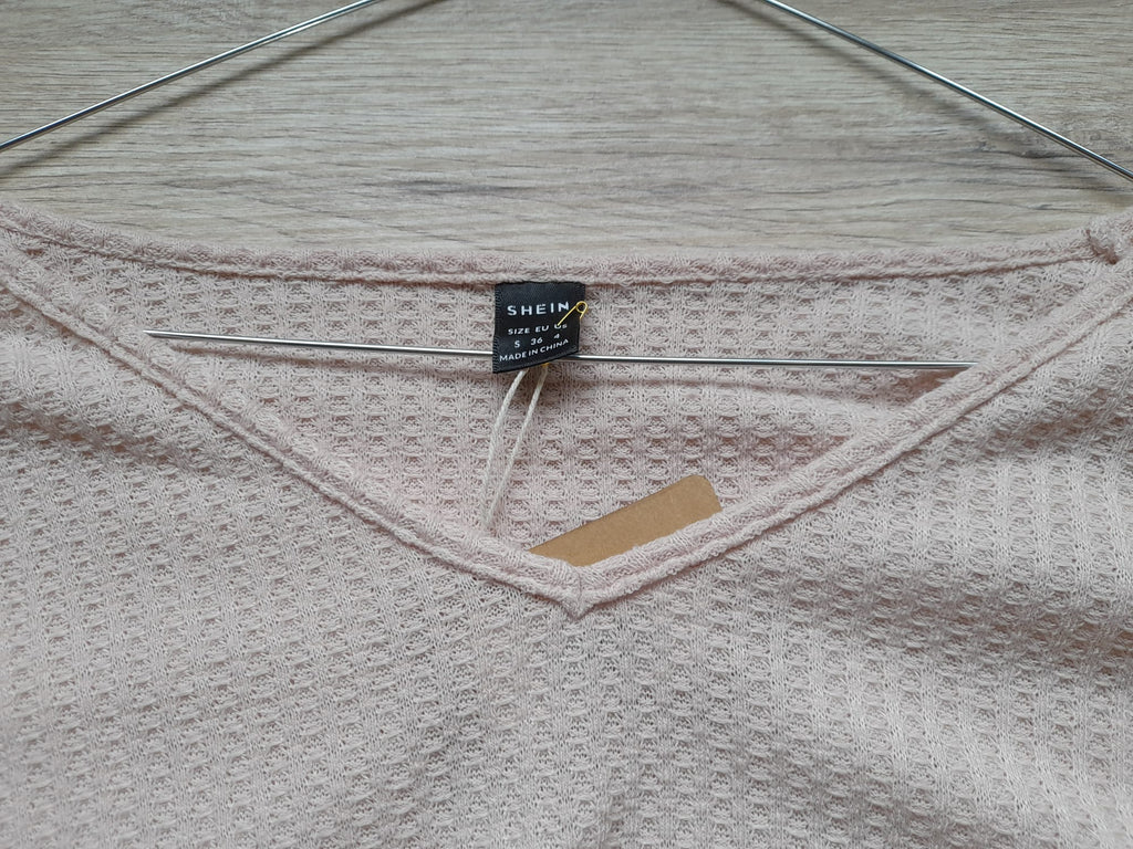 SUDADERA TIPO JERSEY FINO ROSA PALO CON DETALLES DE VOLANTES EN HOMBROS