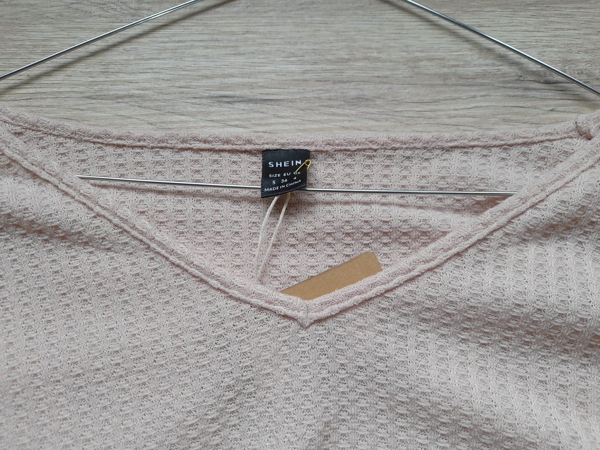 SUDADERA TIPO JERSEY FINO ROSA PALO CON DETALLES DE VOLANTES EN HOMBROS