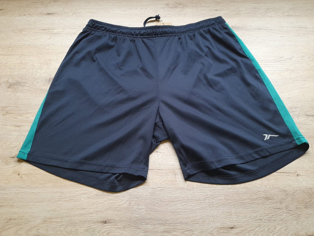 PANTALÓN CORTO DEPORTE AZUL AMRINO CON RAYA VERDE TRANSPIRABLE