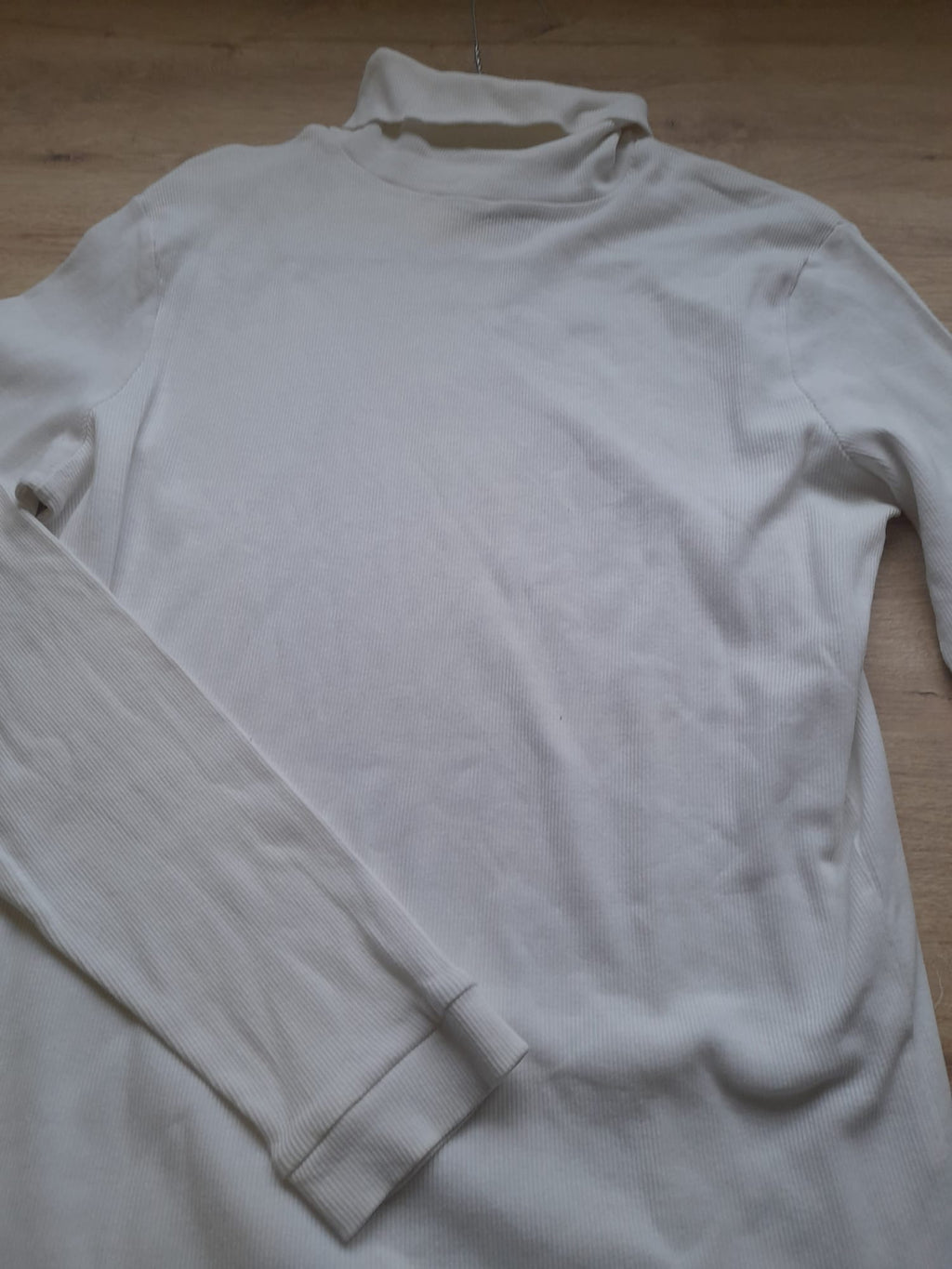 CAMISETA BLANCA M/L DE CANALÉ (PEQUEÑA MANCHA EN MANGA IZQUIERDA)