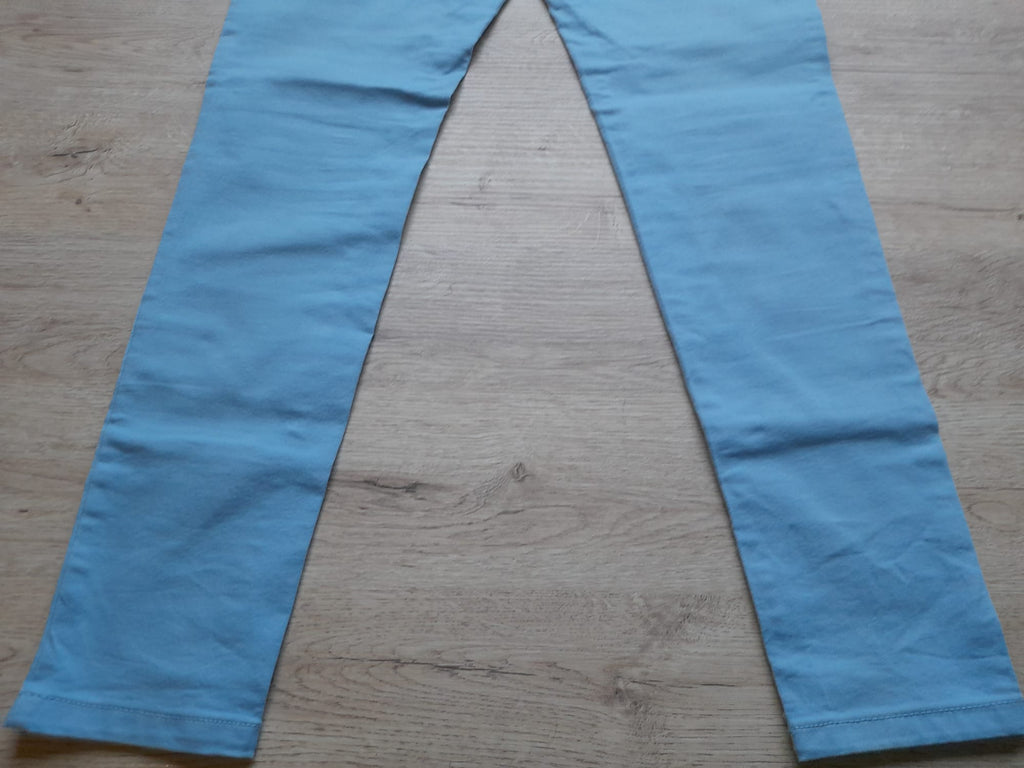 PANTALÓN JOGGER AZUL CLARO ELÁSTICO (PEQUEÑA MANCHA PARTE TRASERA -FOTO-)