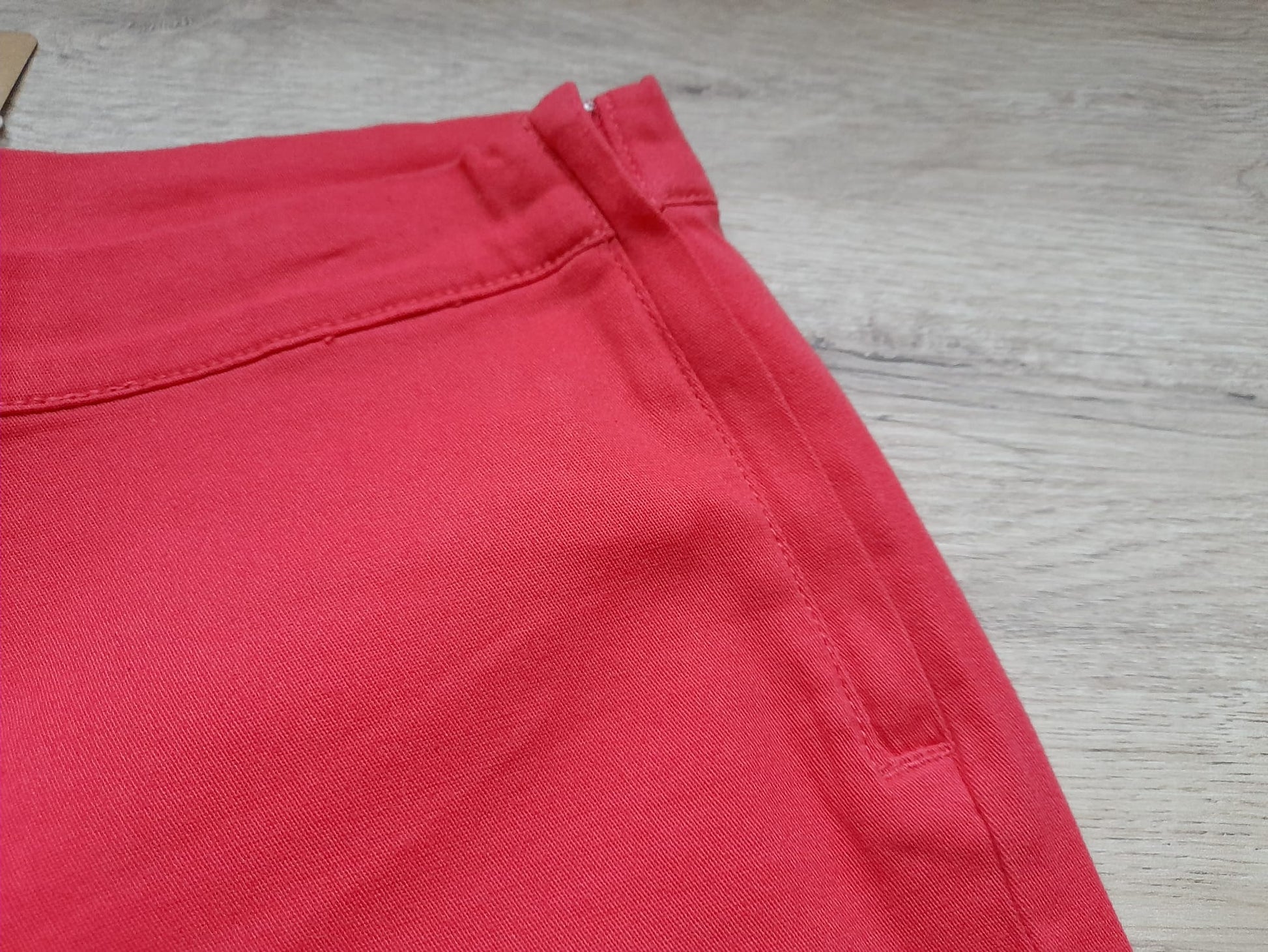 PANTALÓN JOGGER FUCSIA ELÁSTICO CON CREMALLERA LATERAL