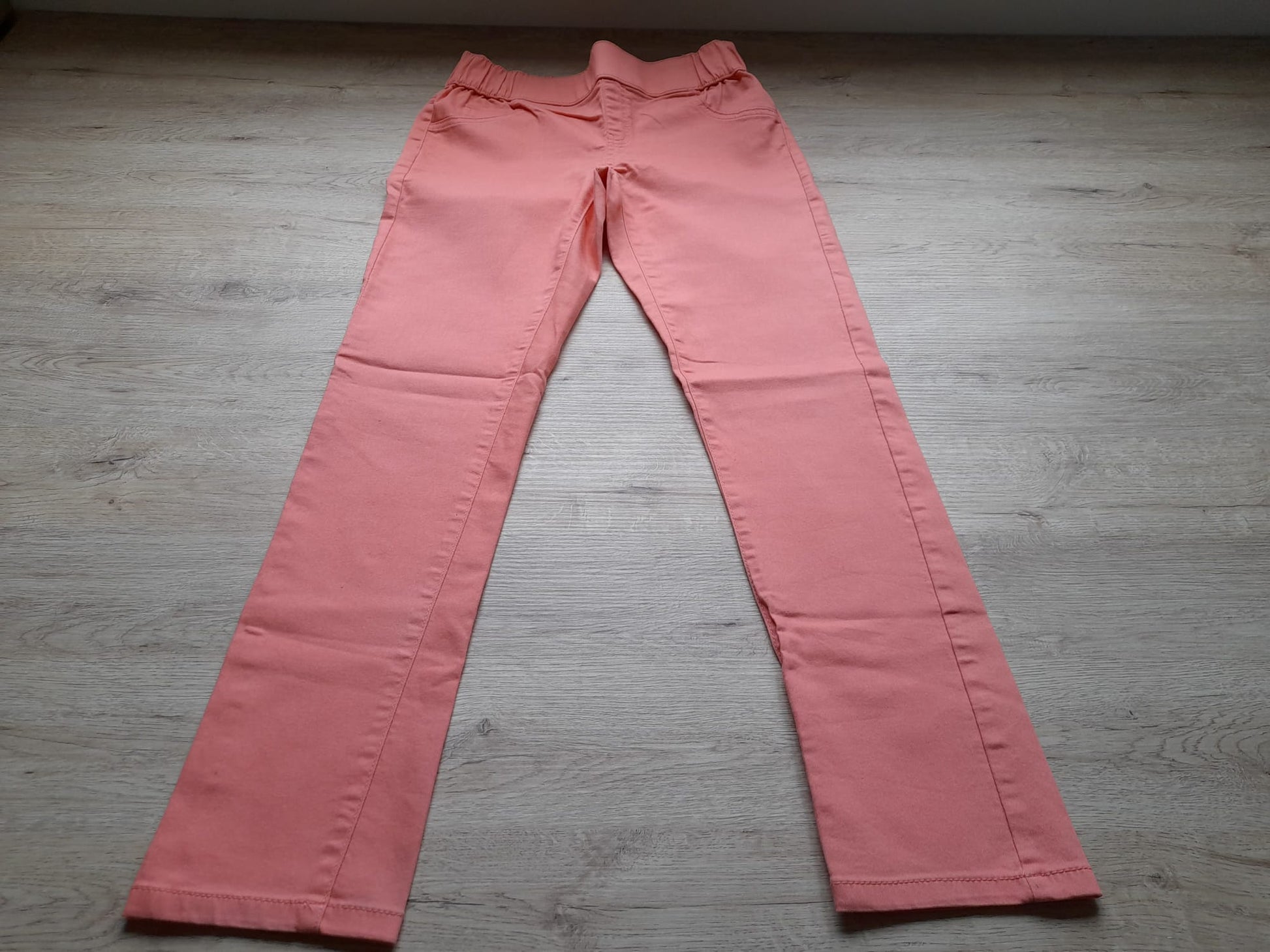 PANTALÓN JOGGER SALMÓN ELÁSTICO