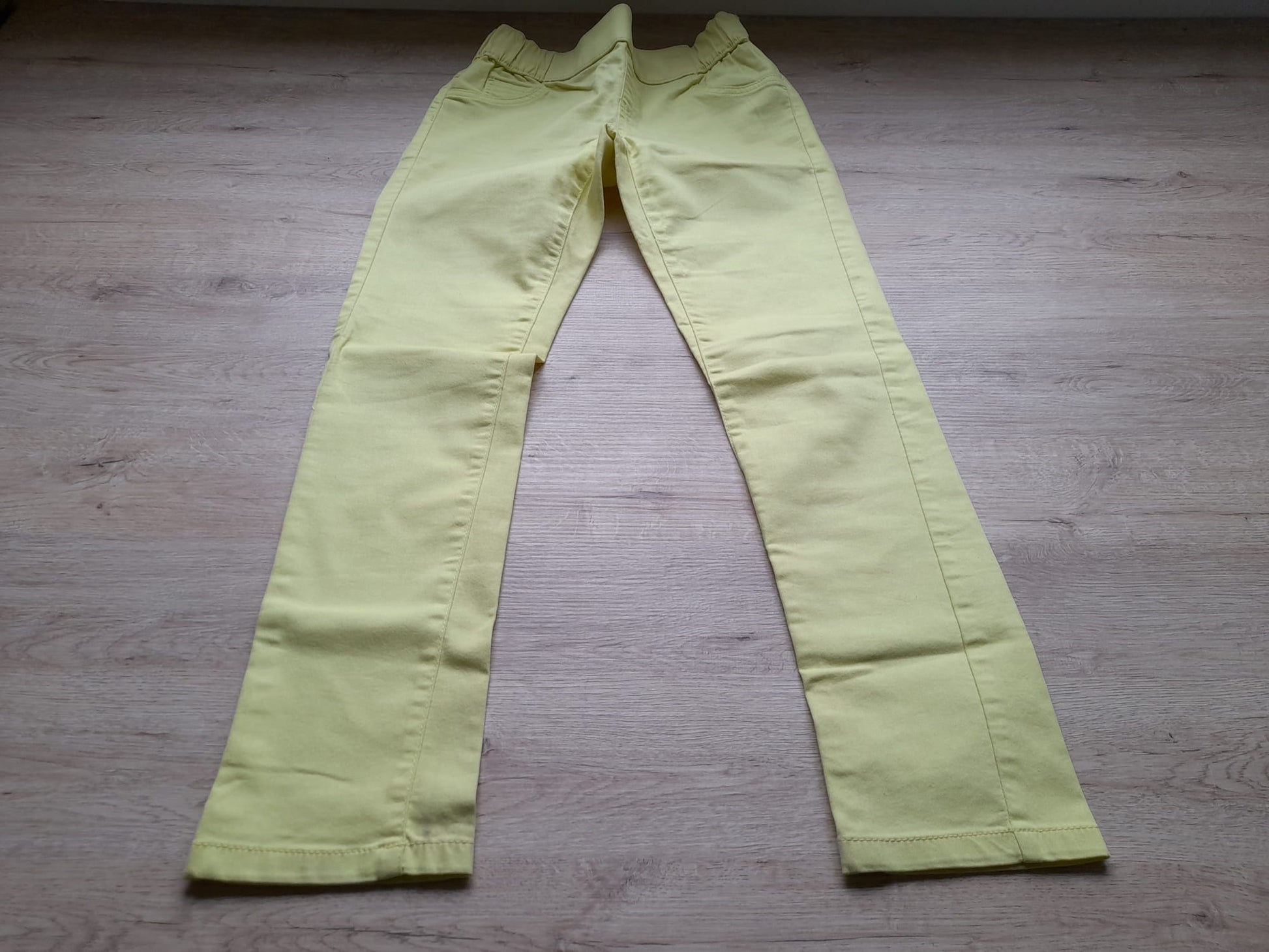 PANTALÓN JOGGER AMARILLO LIMA ELÁSTICO