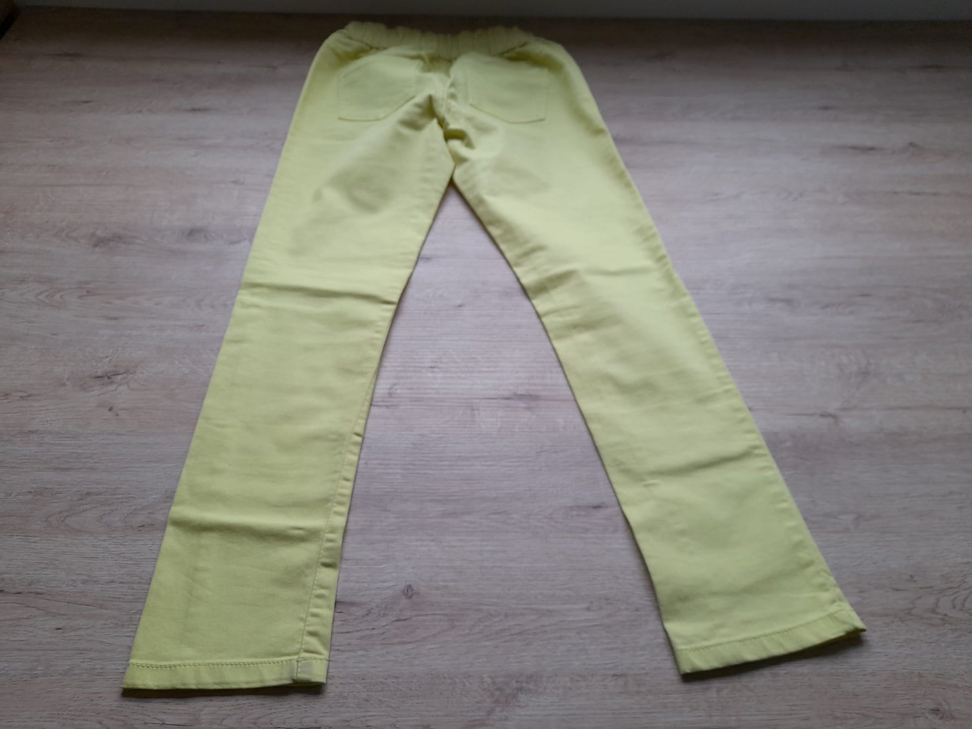 PANTALÓN JOGGER AMARILLO LIMA ELÁSTICO
