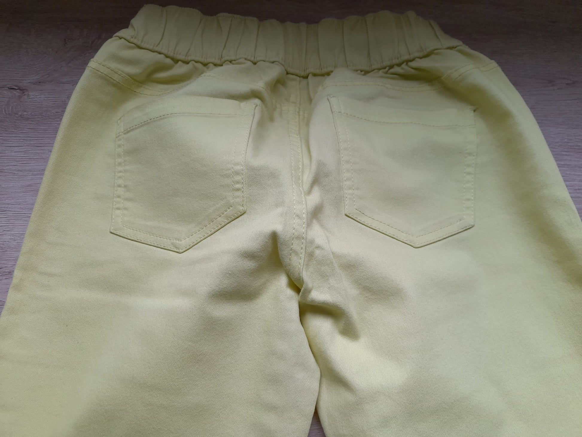 PANTALÓN JOGGER AMARILLO LIMA ELÁSTICO