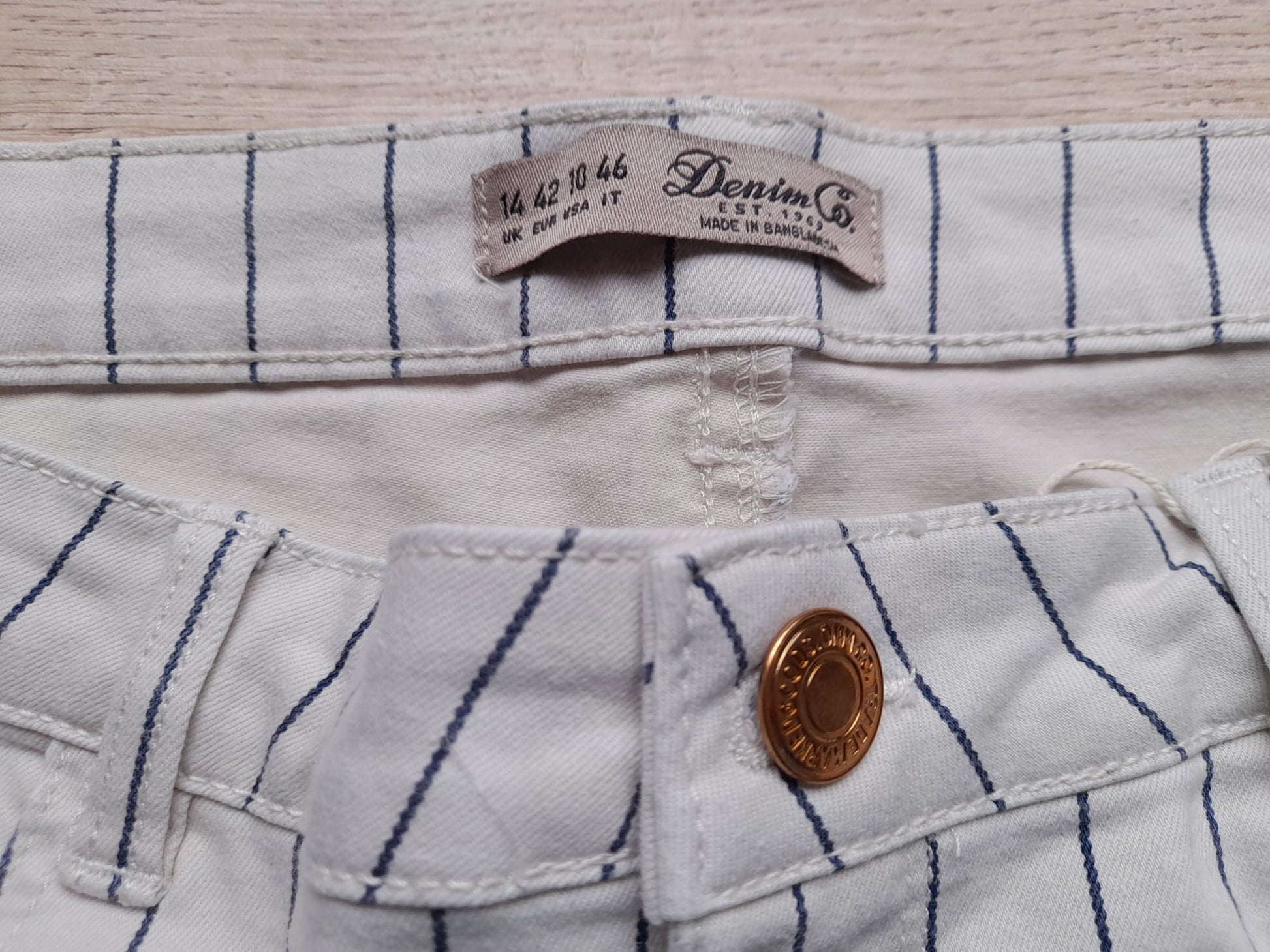 PANTALÓN BLANCO CON RAYAS AZULES ELÁSTICO