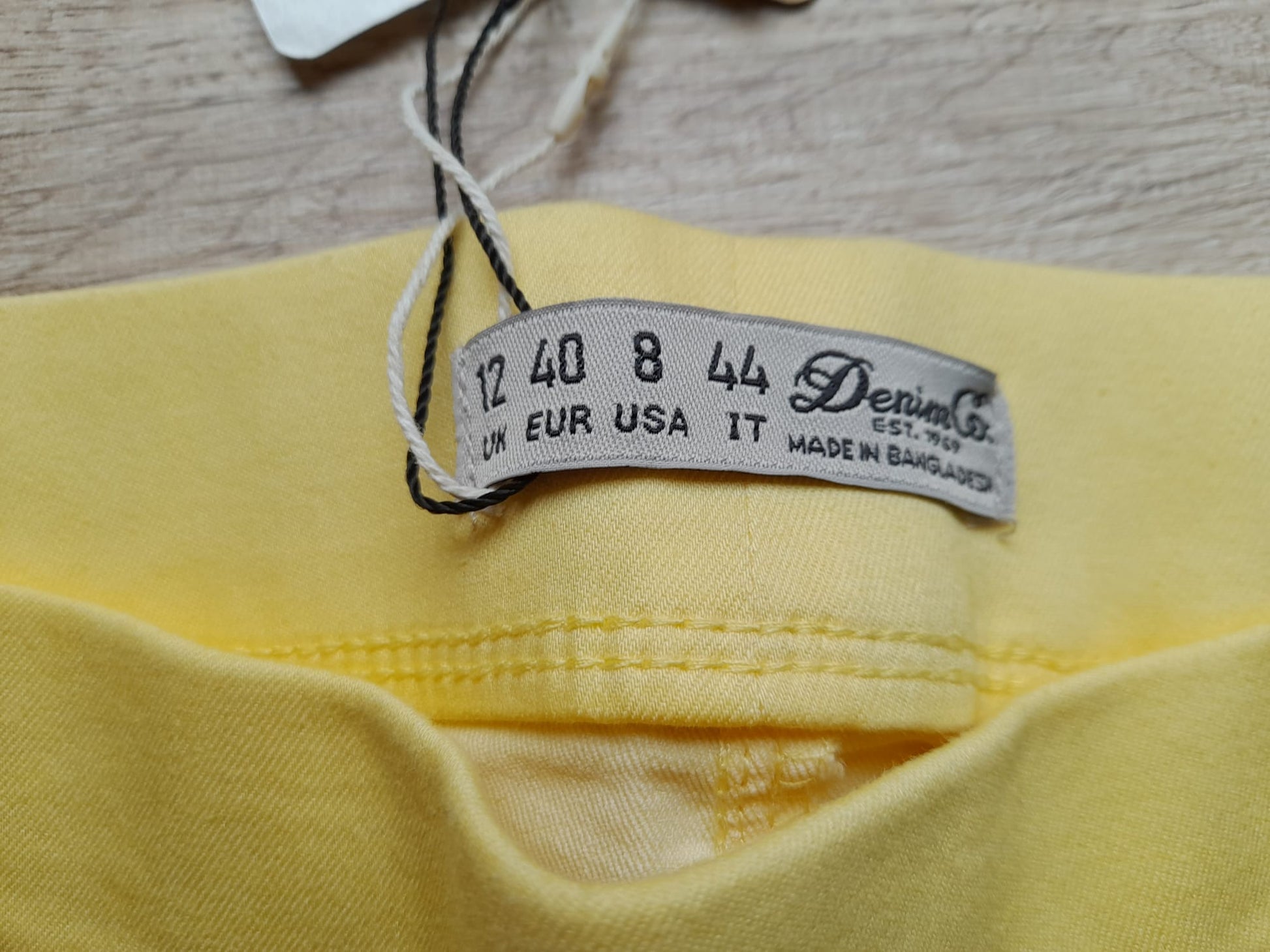 PANTALÓN TIPO JOGGER AMARILLO ELÁSTICO (CON ETIQUETA)