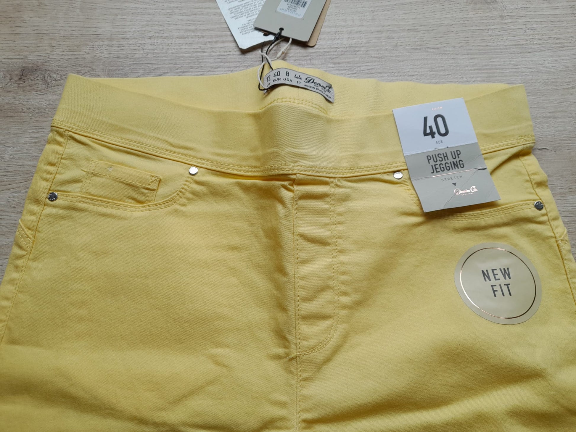 PANTALÓN TIPO JOGGER AMARILLO ELÁSTICO (CON ETIQUETA)