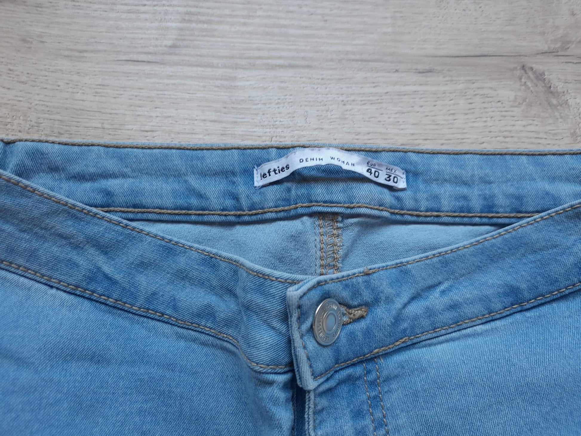 PANTALÓN TIPO JOGGER ELÁSTICO VAQUERO