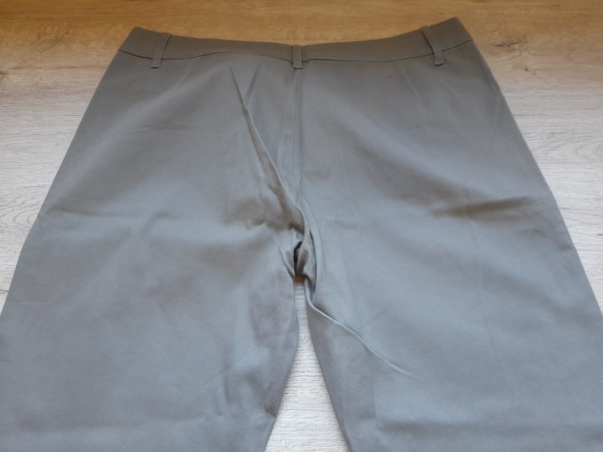 PANTALÓN TIPO CHINO CABALLERO CAQUI