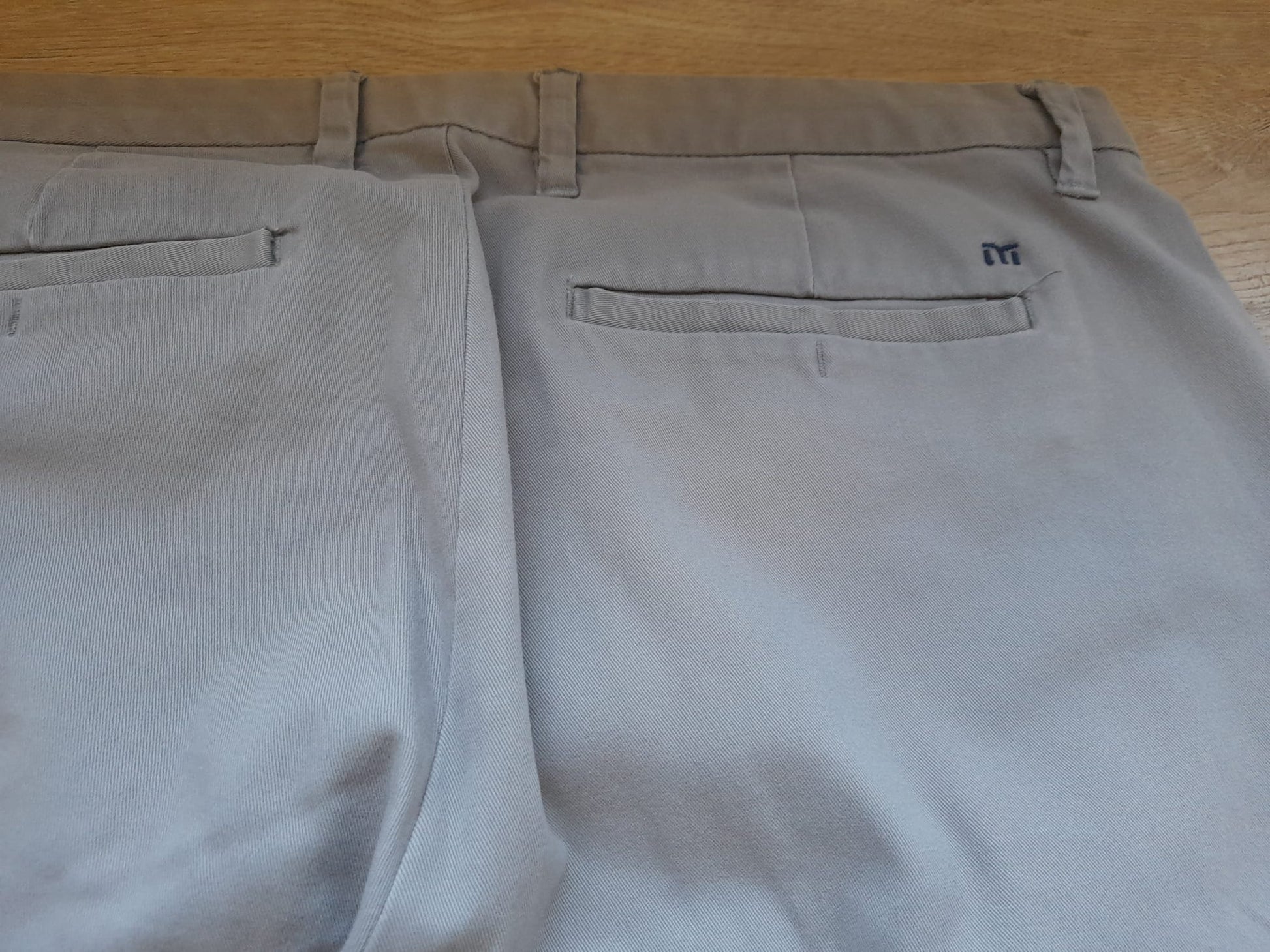 PANTALÓN TIPO CHINO CABALLERO BEIGE