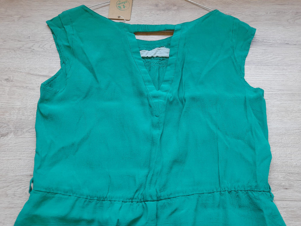VESTIDO MIDI VERDE SIN MANGAS Y FORRO