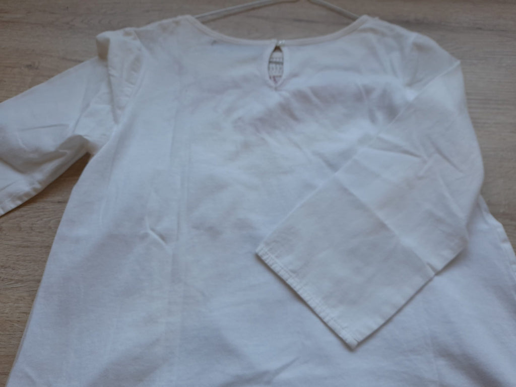 CAMISETA BLANCA CON MANGA FRANCESA Y BORDADO EN ROJO