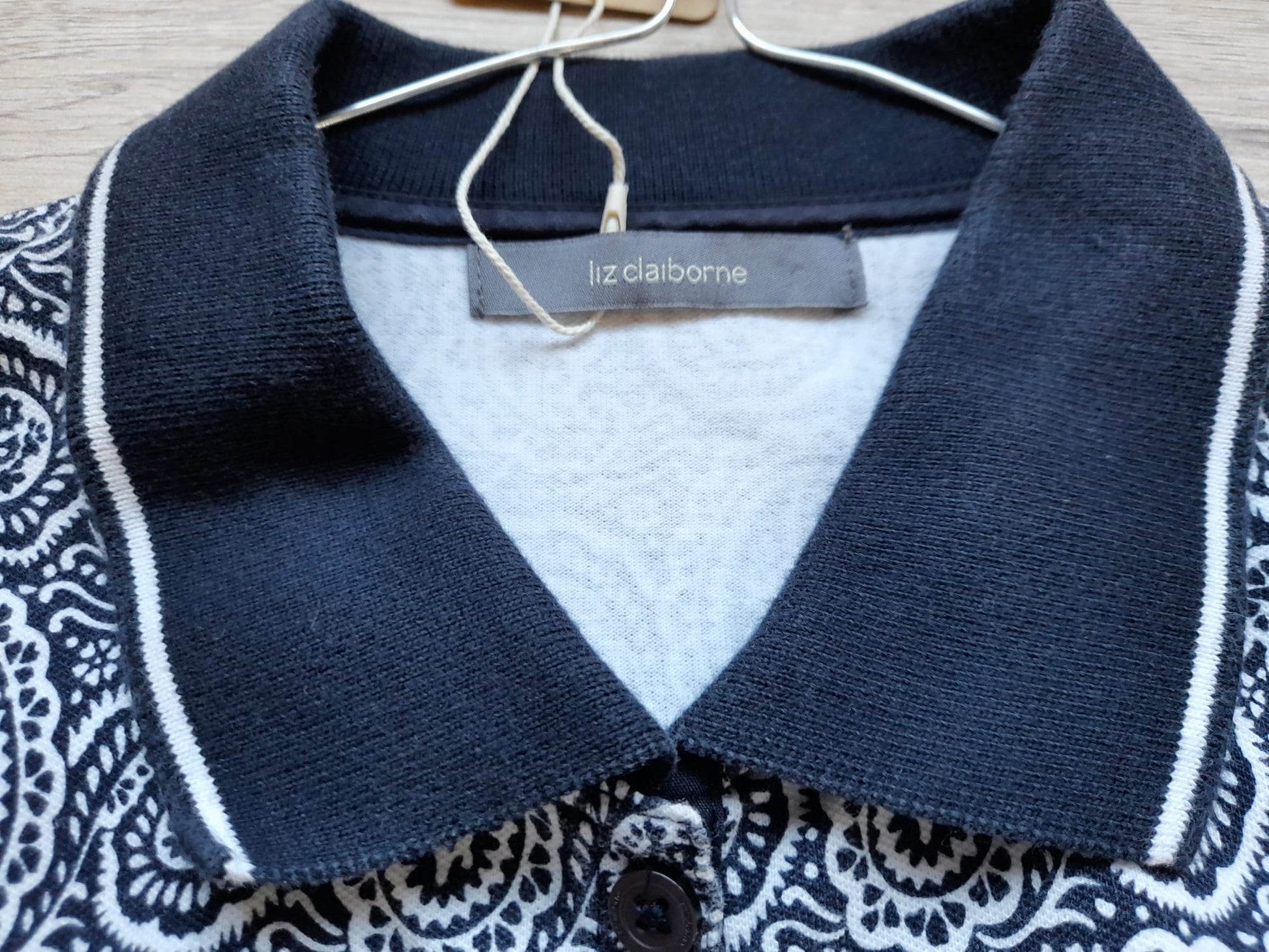 POLO SIN MANGAS MUJER AZUL MARINO CON ESTAMPADO