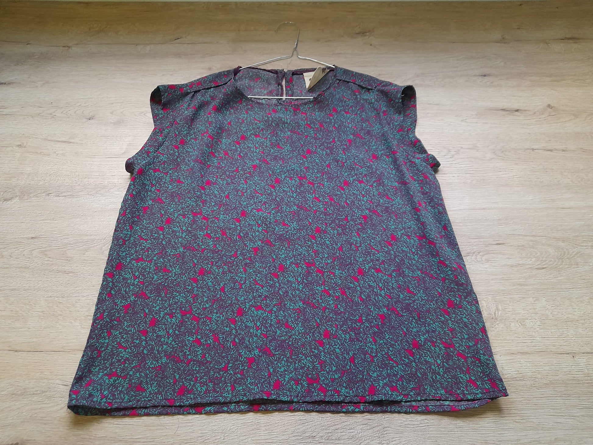 BLUSA M/C MORADA Y VERDE