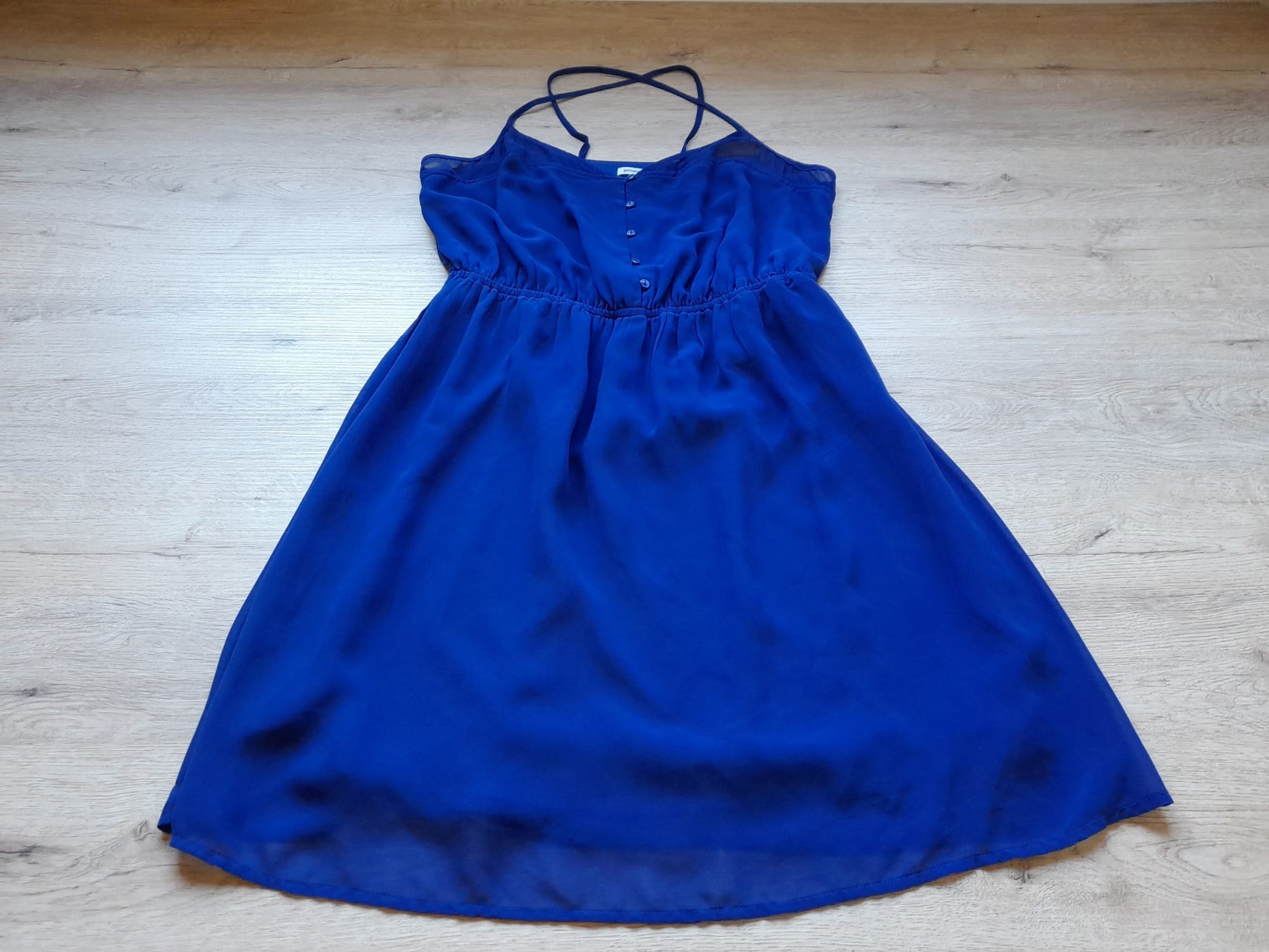 VESTIDO GASA CON FORRO AZUL Y TIRANTES CRUZADOS (PEQUEÑO ENGANCHÓN PARTE TRASERA -FOTO-)