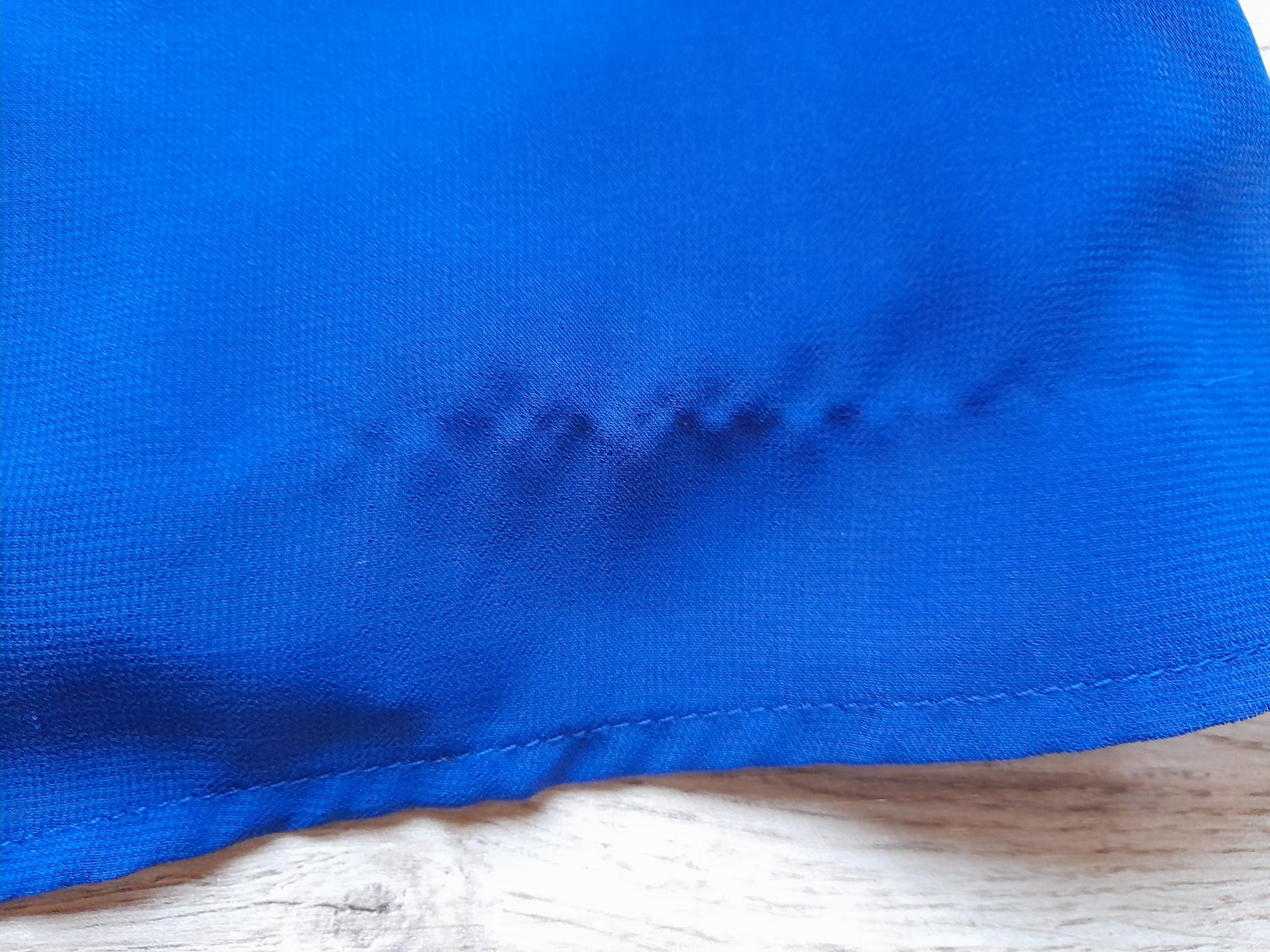 VESTIDO GASA CON FORRO AZUL Y TIRANTES CRUZADOS (PEQUEÑO ENGANCHÓN PARTE TRASERA -FOTO-)