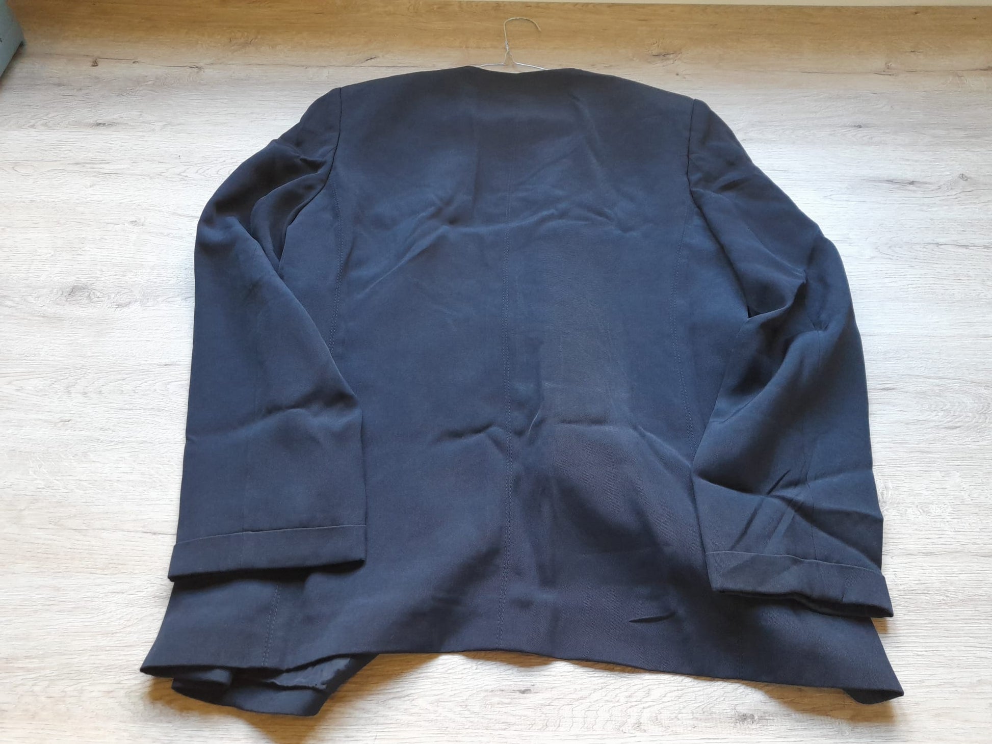 AMERICANA AZUL MARINO CON HOMBRERAS MUJER