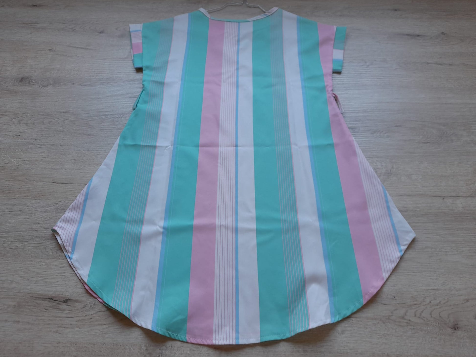 BLUSA ENTALLADA M/C RAYAS MULTICOLOR (FALTA CINTURÓN)
