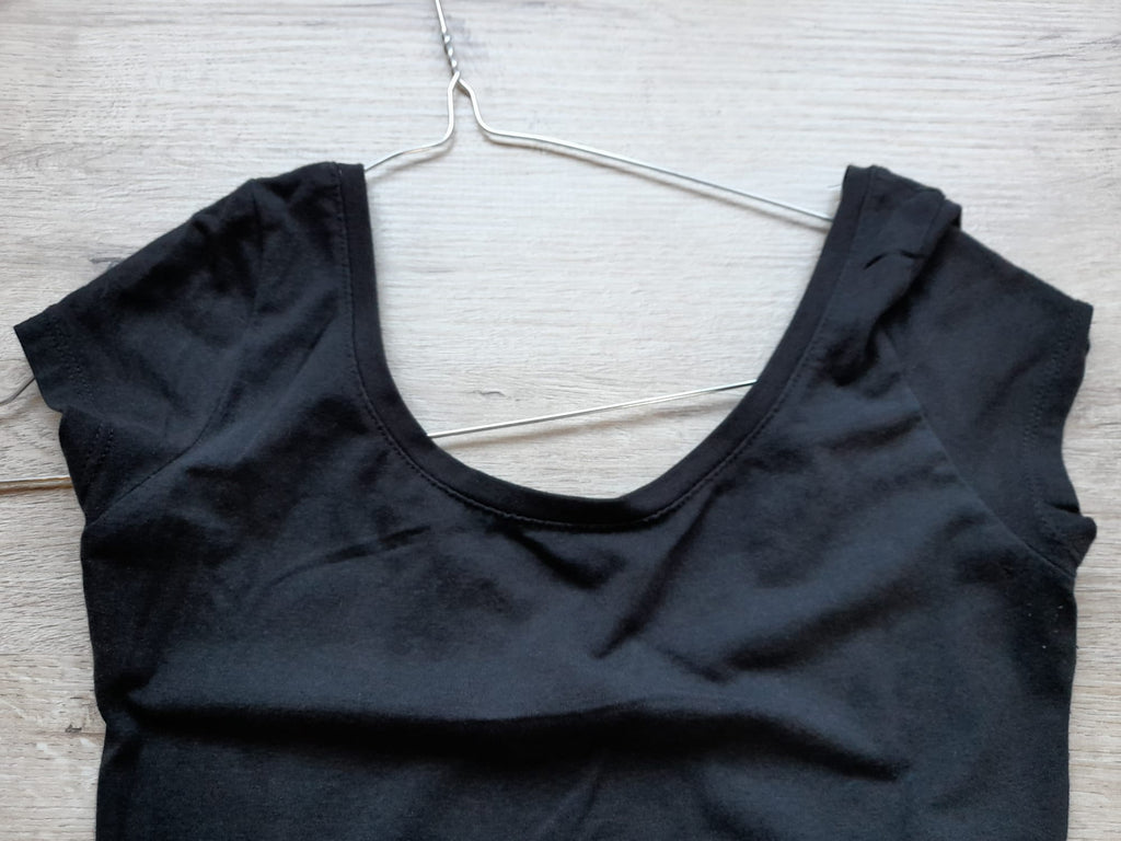 TOP CORTO NEGRO