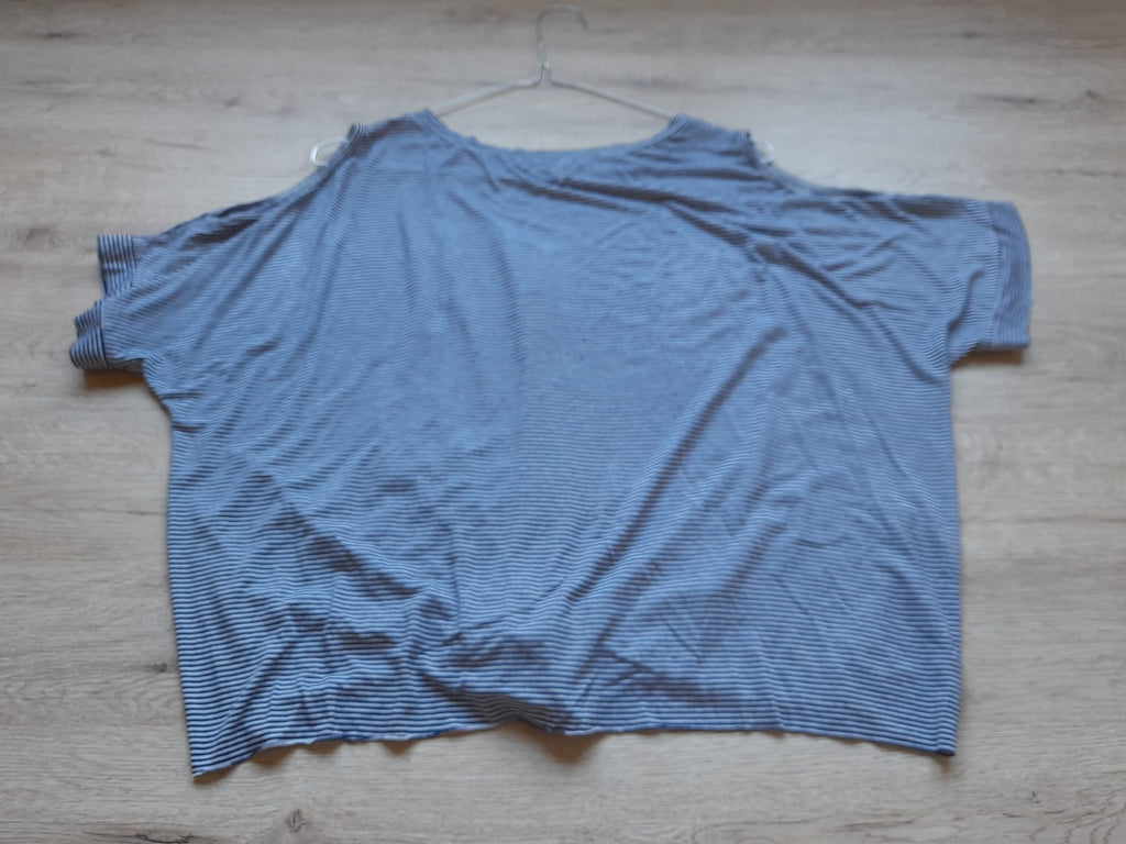 CAMISETA M/C MARINERA CON DIBUJO Y NUDO CINTURA , CON HOMBROS DESCUBIERTOS