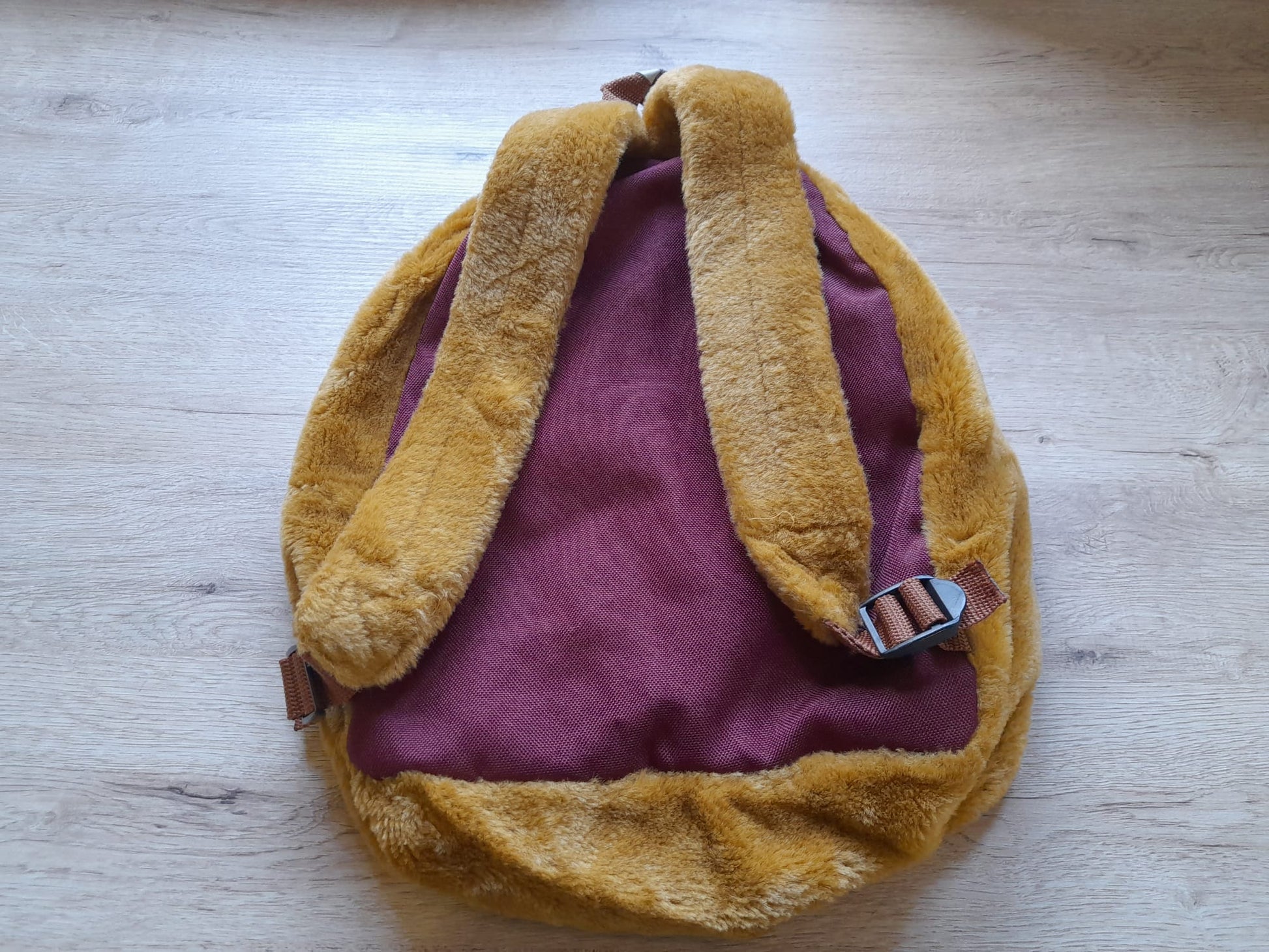 MOCHILA NIÑ@ CON PELUCHE LEÓN