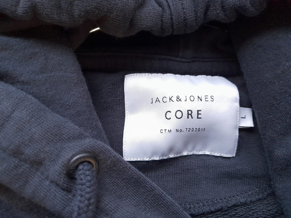 SUDADERA NEGRA CON CAPUCHA