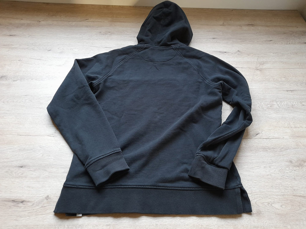 SUDADERA NEGRA CON CAPUCHA