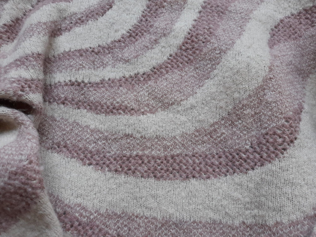 JERSEY CORTO BEIGE Y ROSA ( DETERIORADO PARTE DELANTERA - FOTOS- )