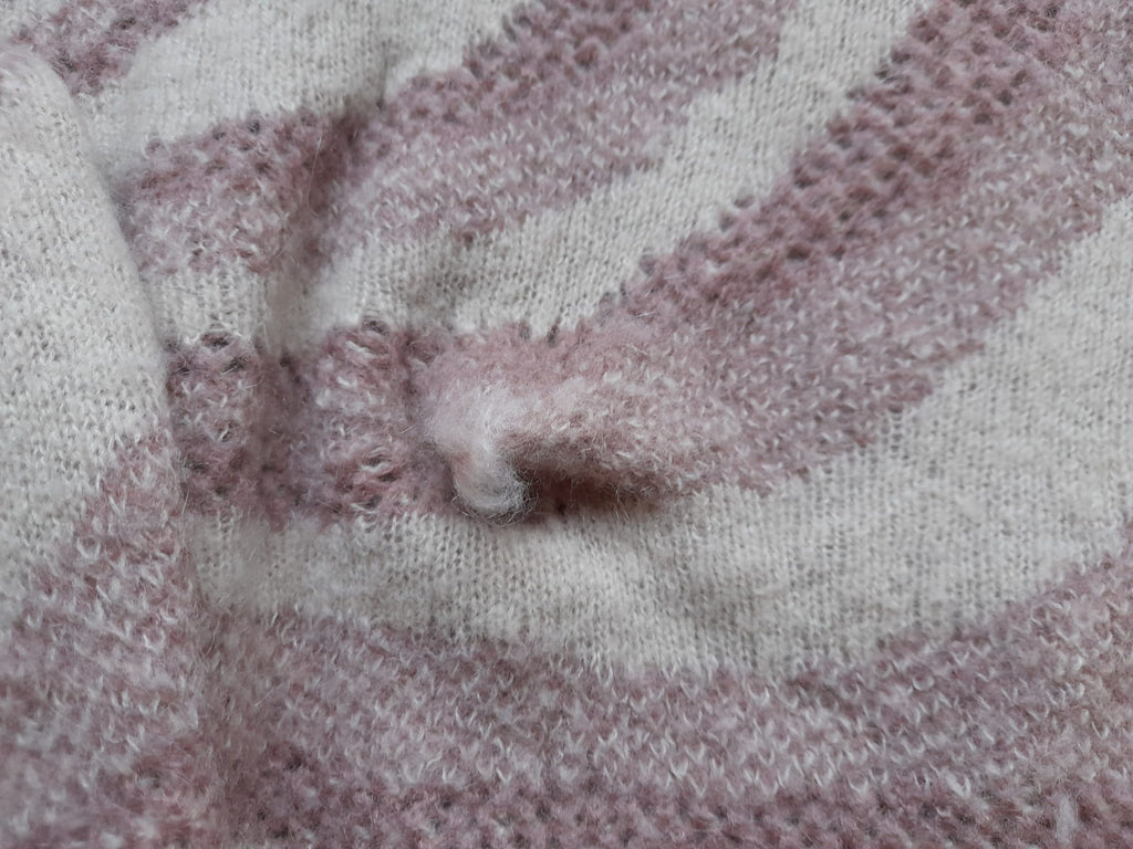JERSEY CORTO BEIGE Y ROSA ( DETERIORADO PARTE DELANTERA - FOTOS- )